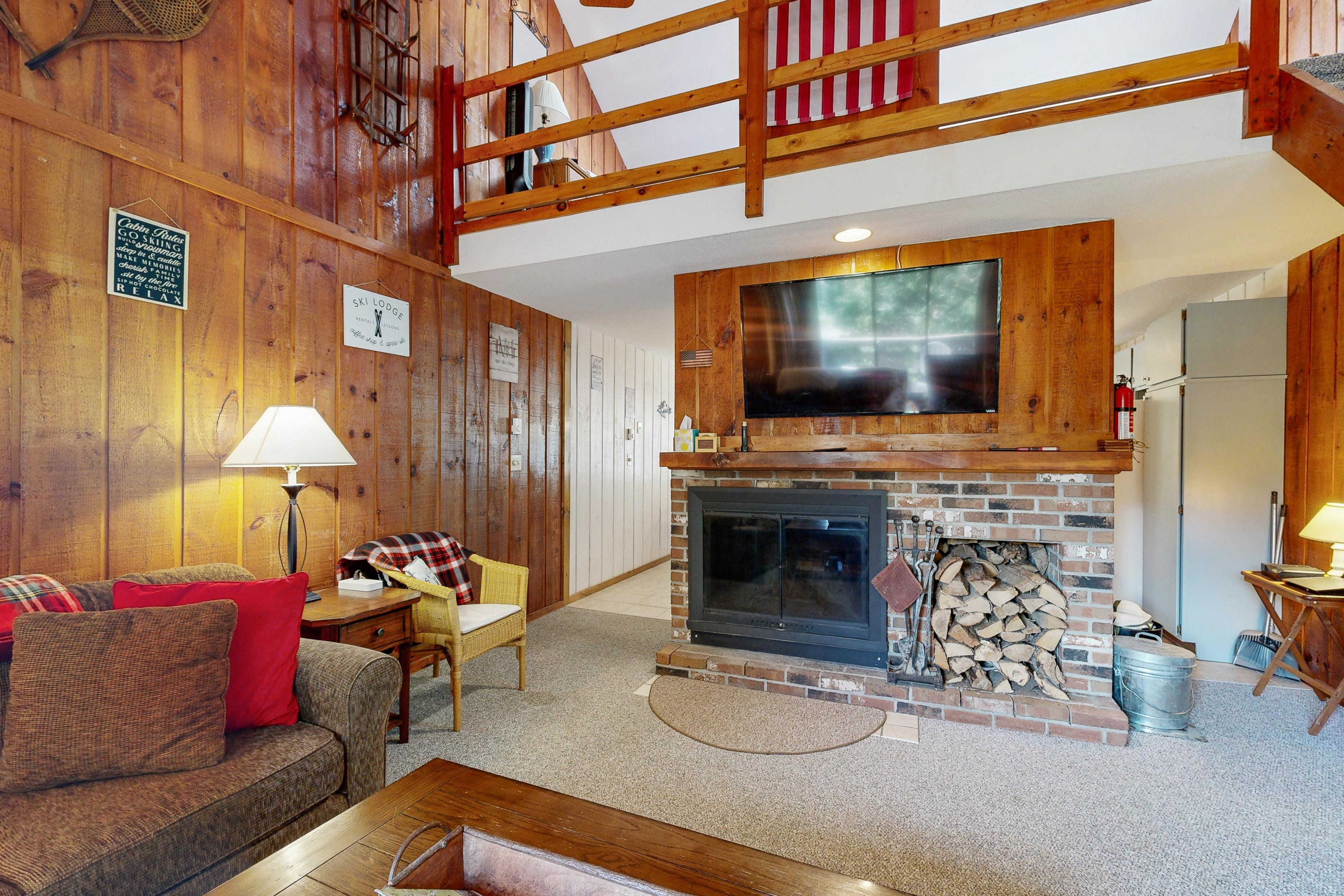 Rustic Cozy Townhome 3
