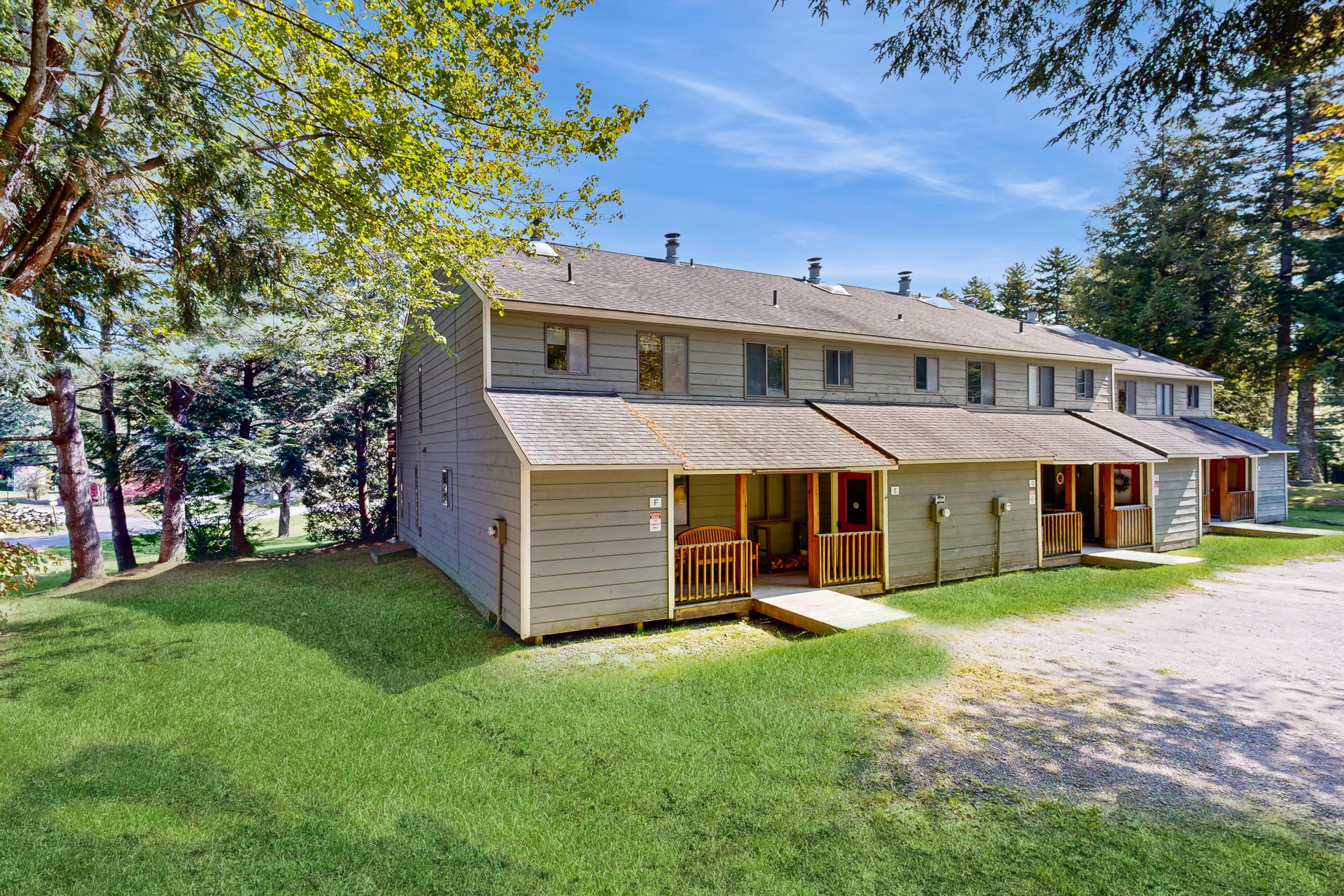 Rustic Cozy Townhome 4