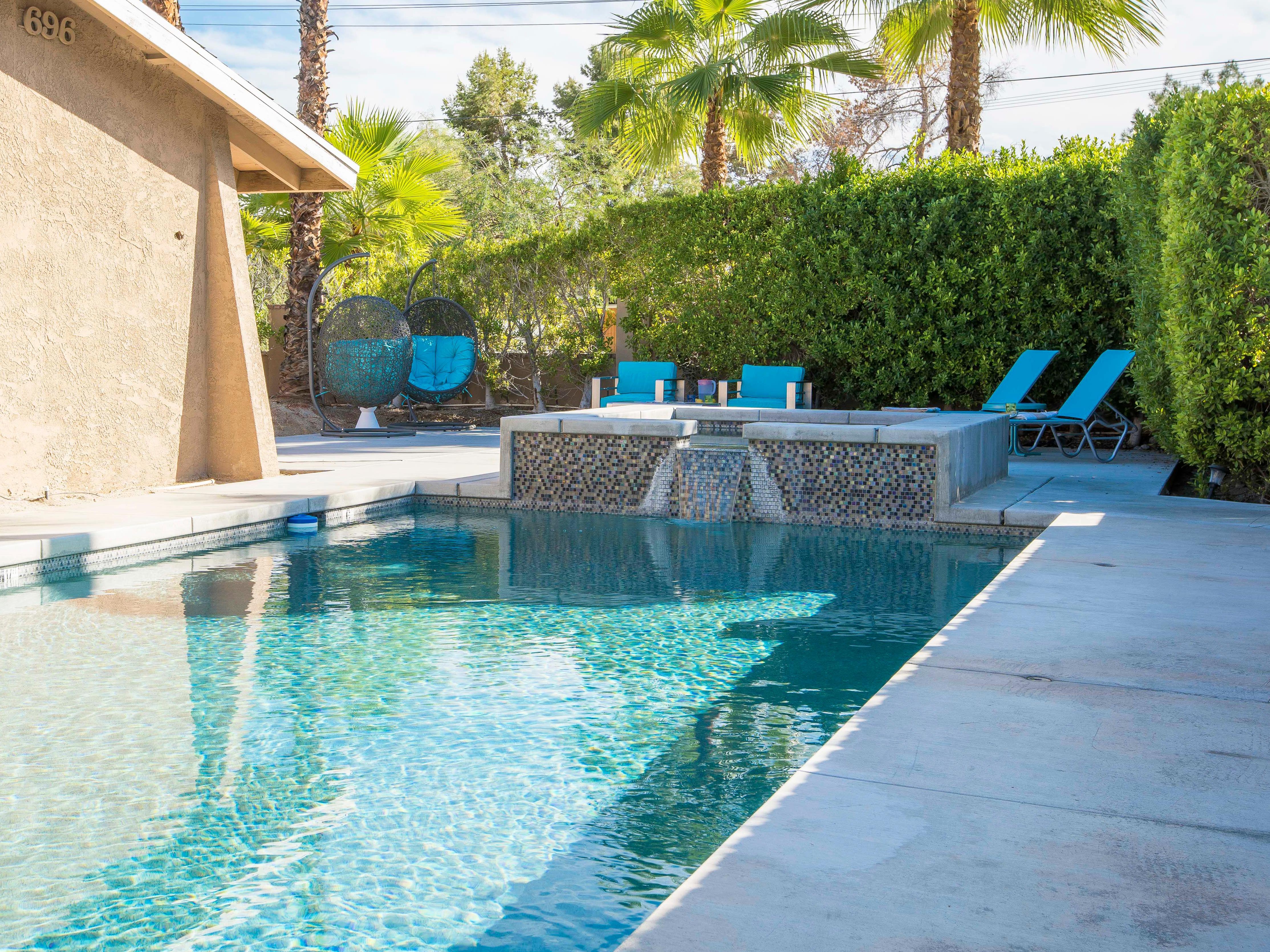 Sunny Palms at Warm Sands