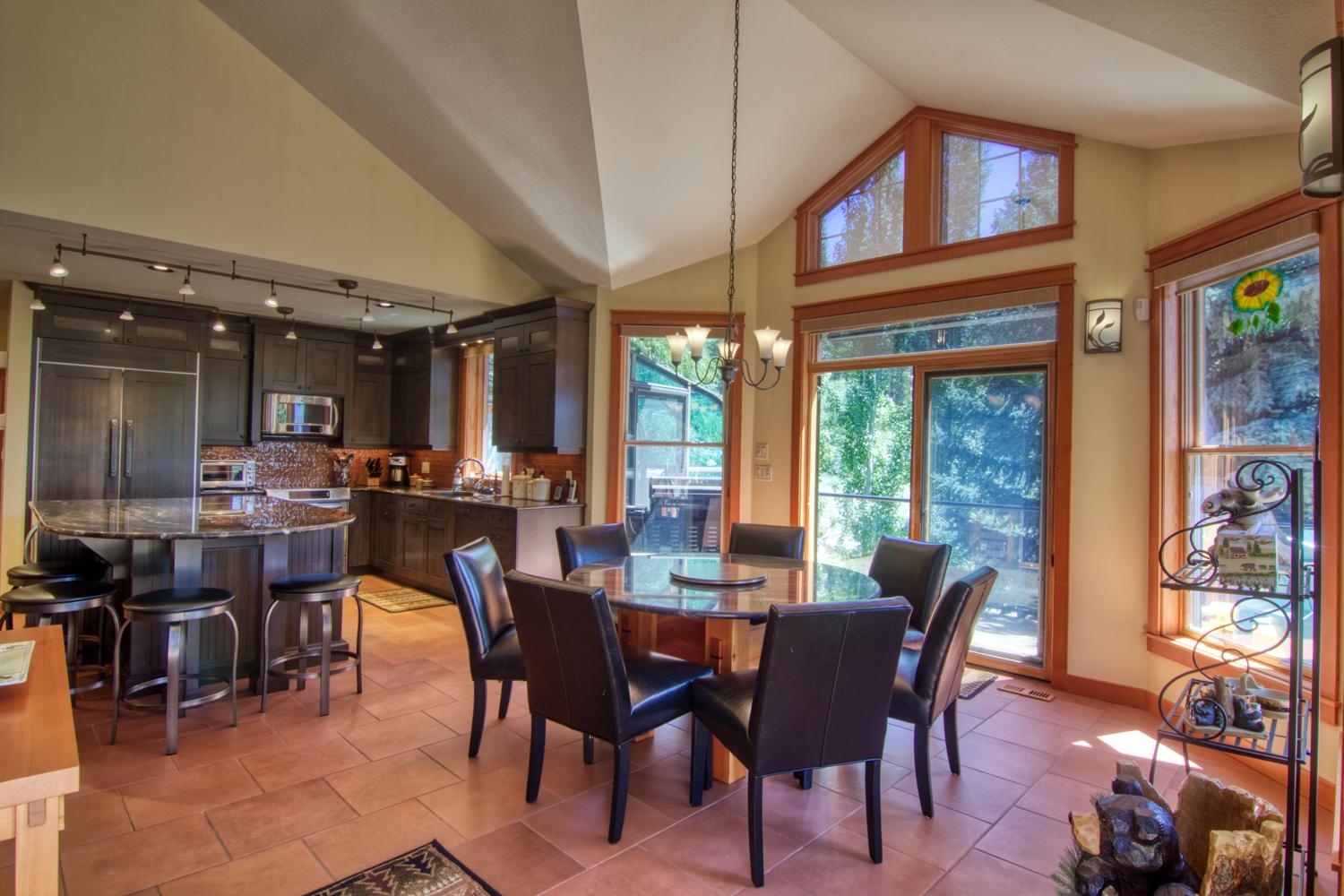 Marble Canyon 3 bedroom luxury townhome: Unit 1002P2 with hot tub 6