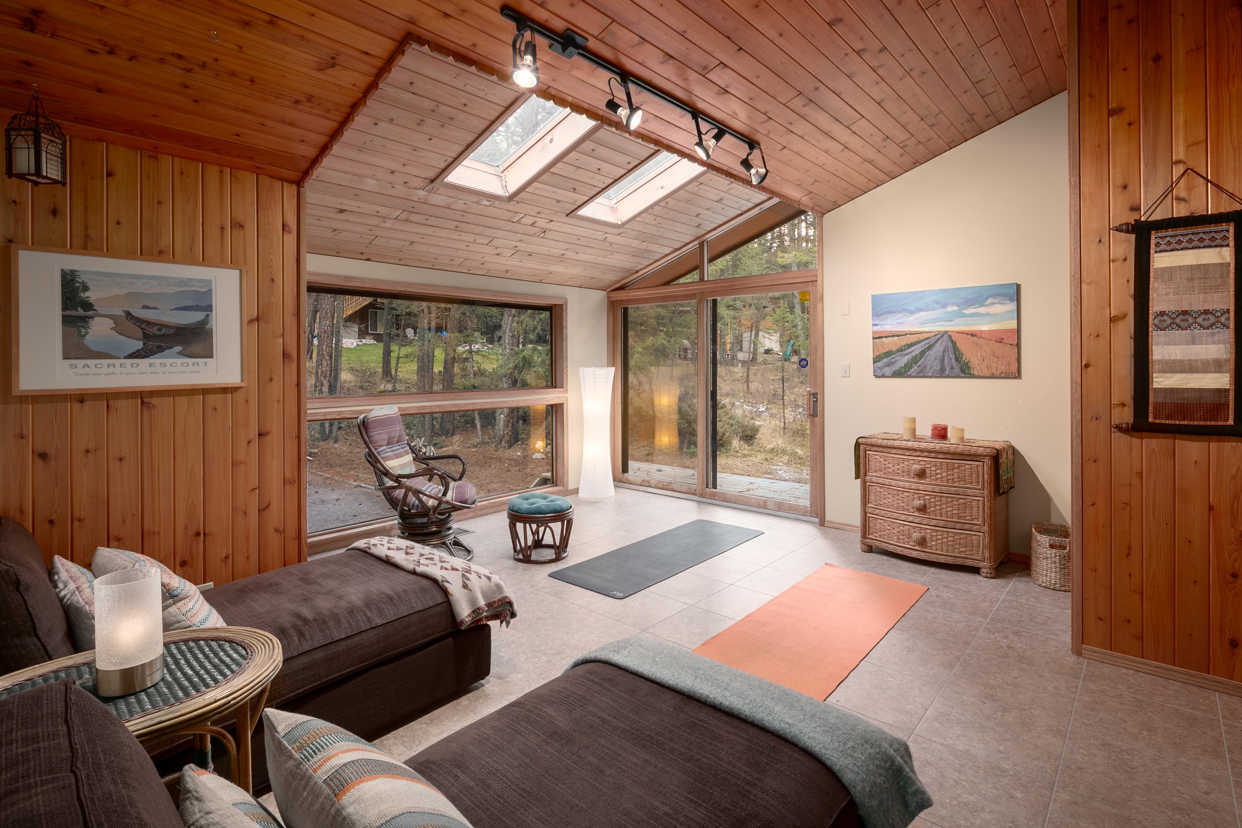 Falcon Cabin | Pet Friendly* | Sleeps 10 (14 inc kids) 6
