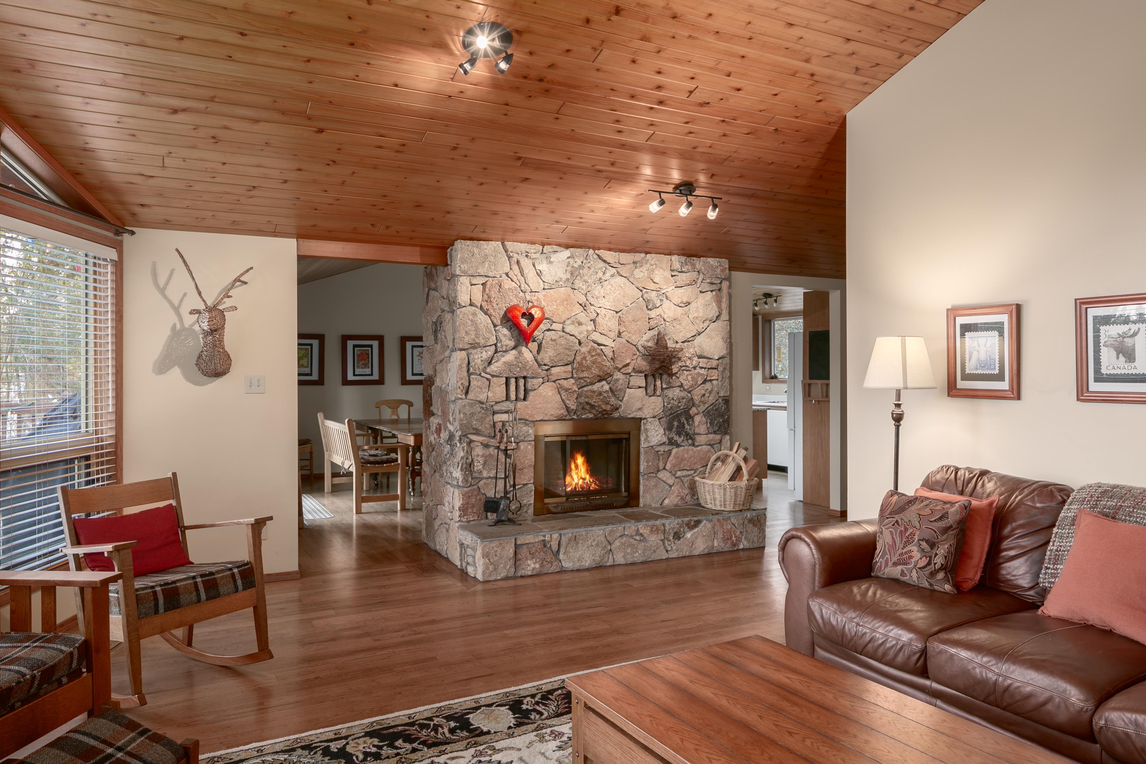 Falcon Cabin | Pet Friendly* | Sleeps 10 (14 inc kids) 5