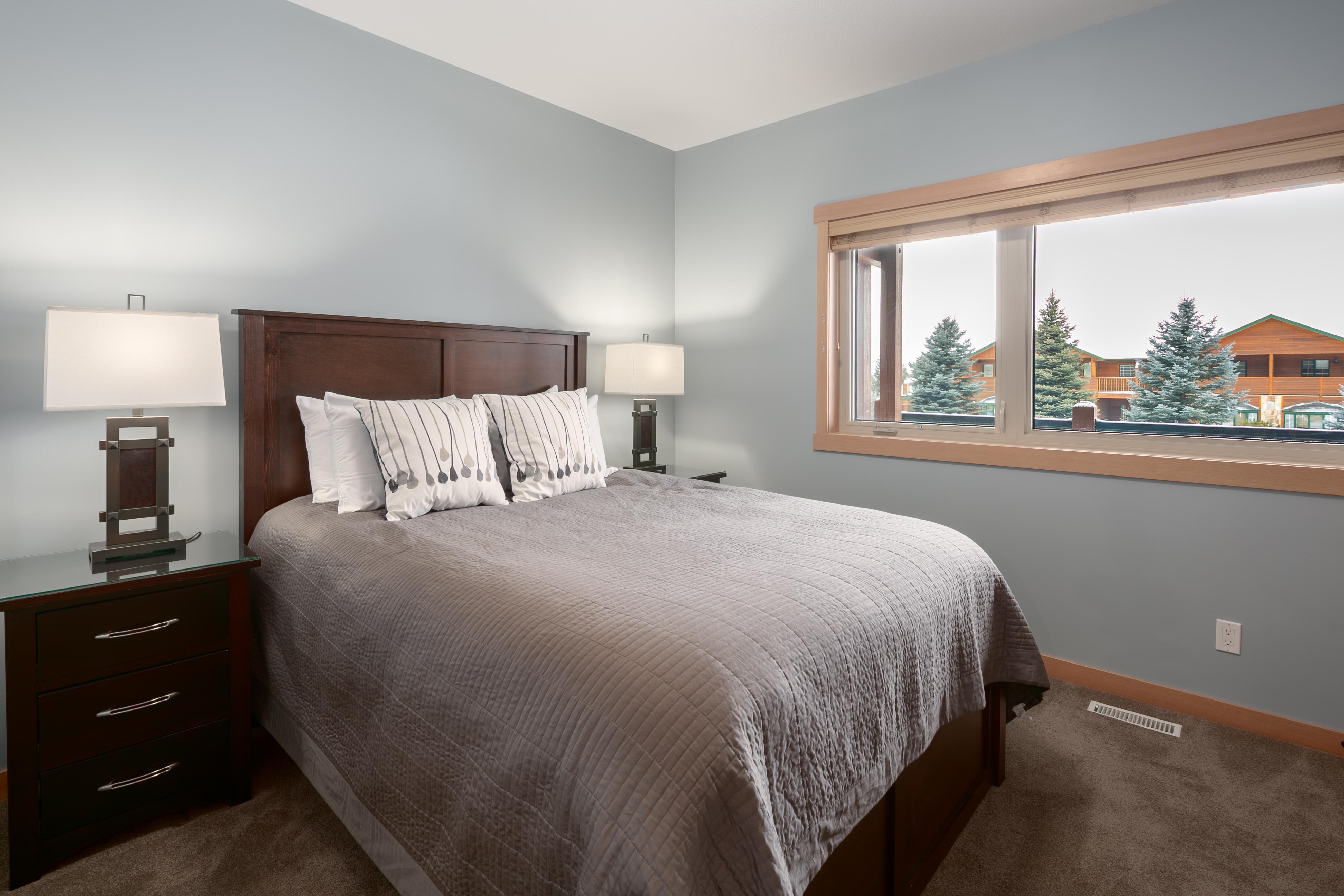 Residences 3 Bedroom Findlay Condo: Unit 08 6