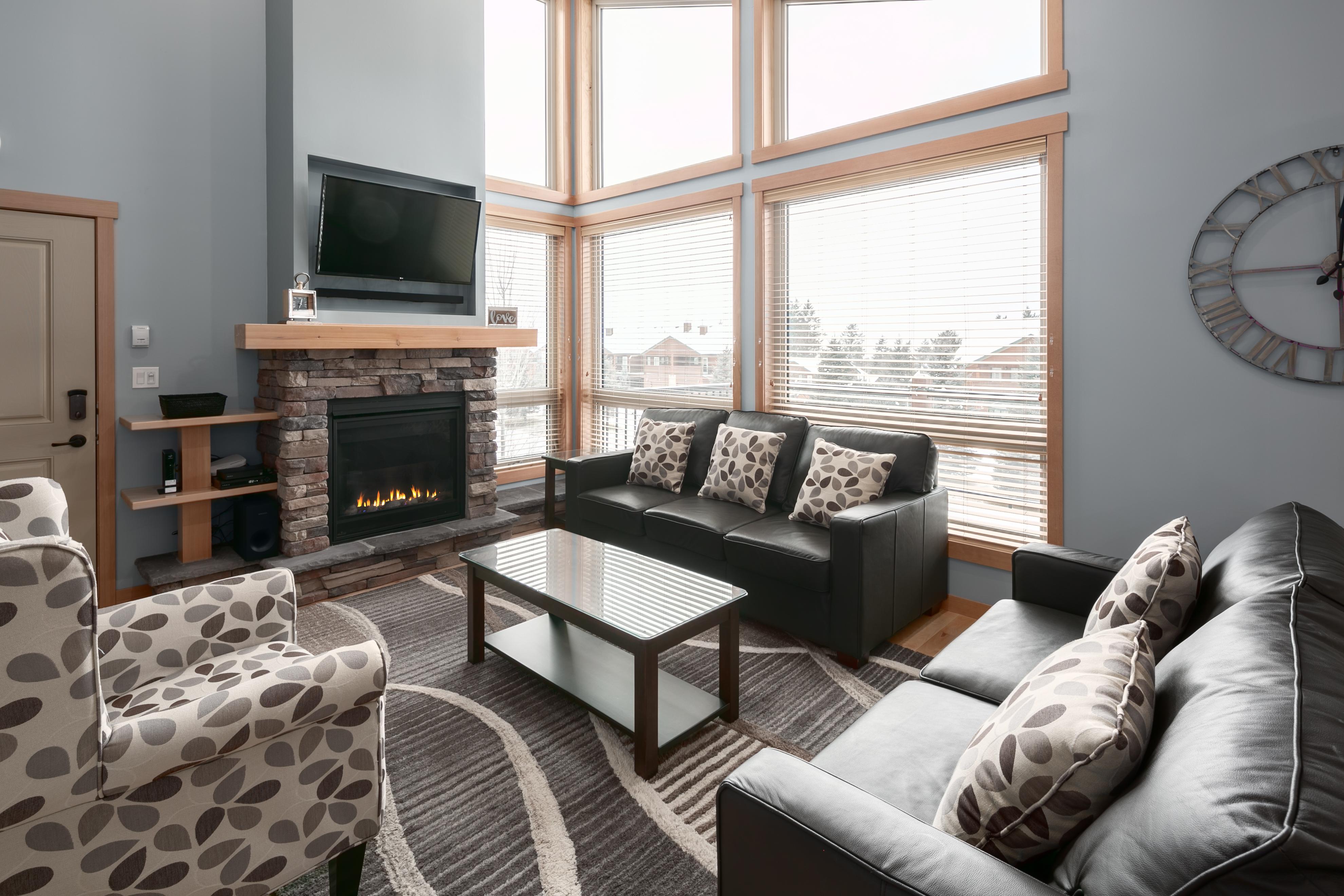 Residences 3 Bedroom Findlay Condo: Unit 08 2