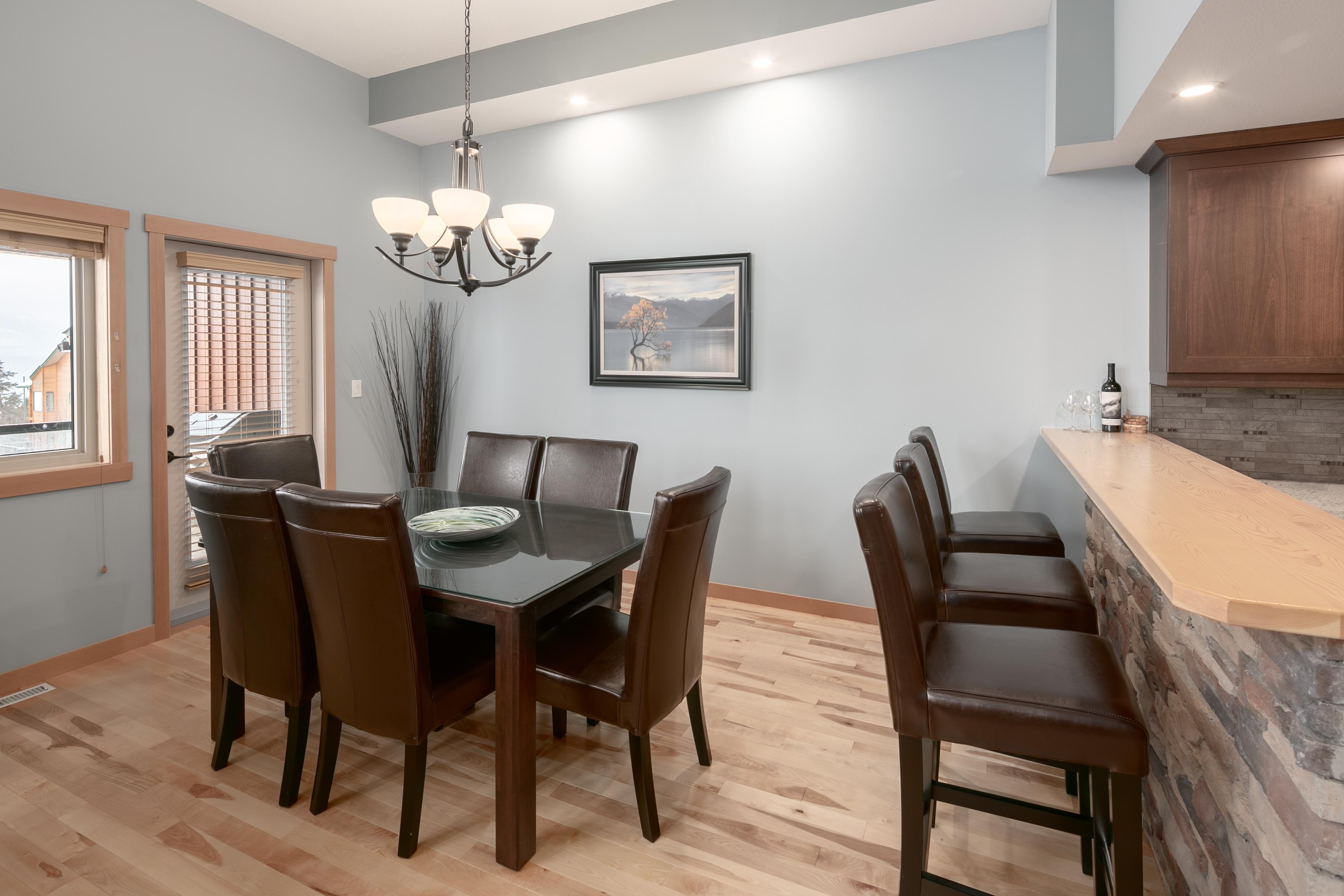 Residences 3 Bedroom Findlay Condo: Unit 08 4