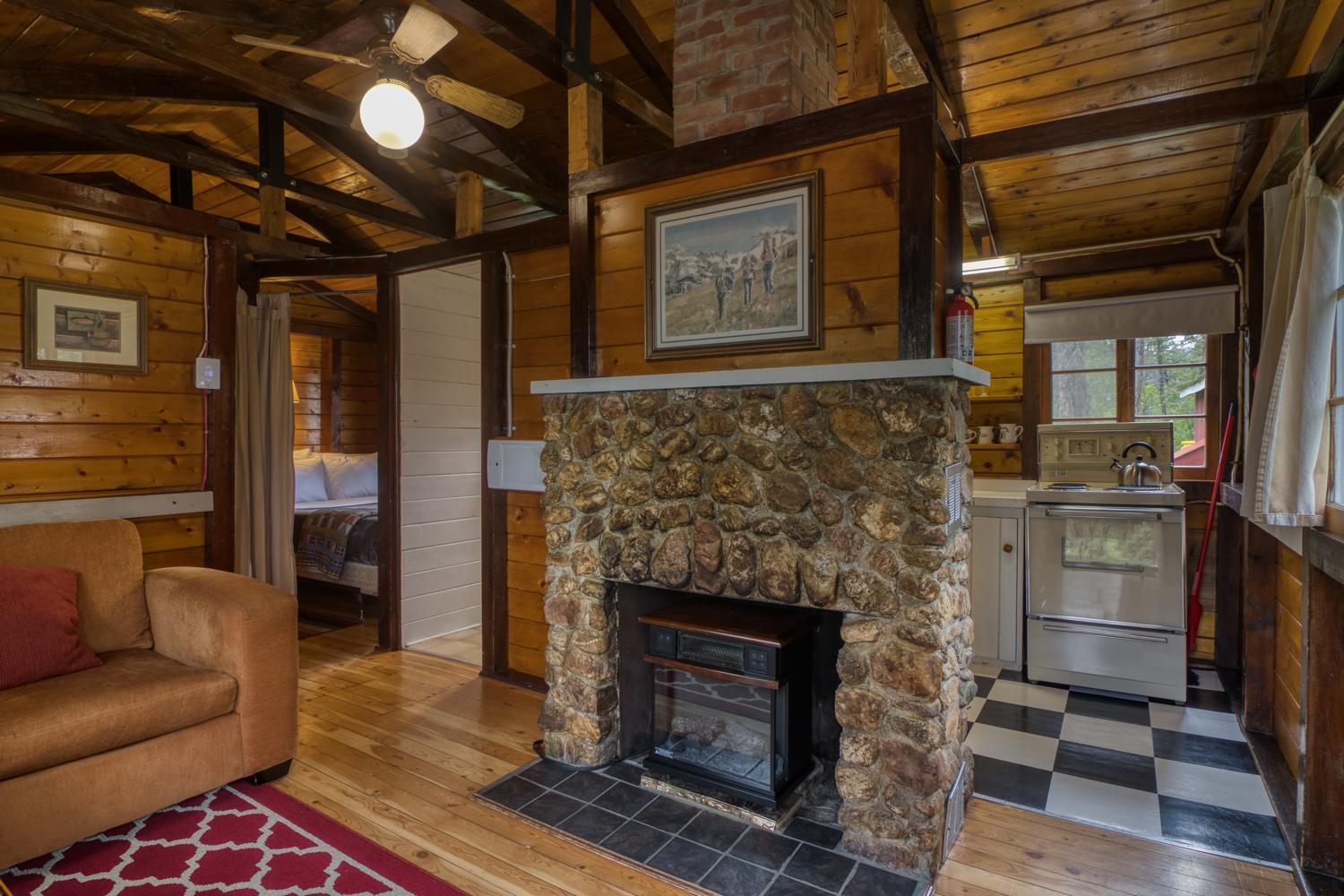 Timbers Resort 2 Bedroom: Cabin 4 5