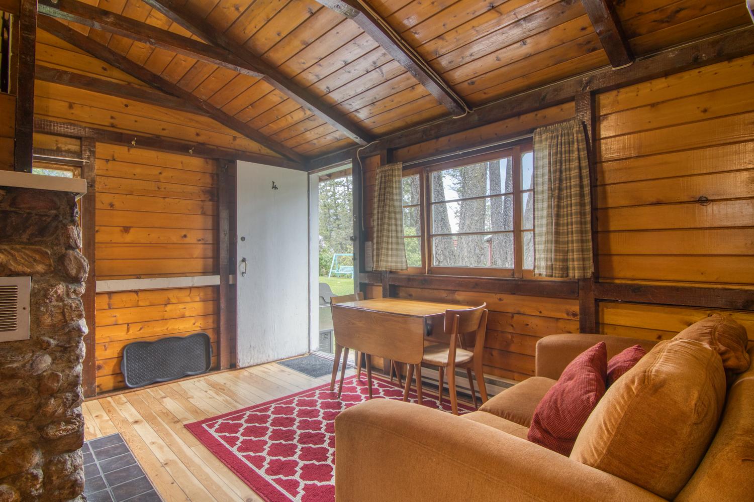 Timbers Resort 2 Bedroom: Cabin 4 3