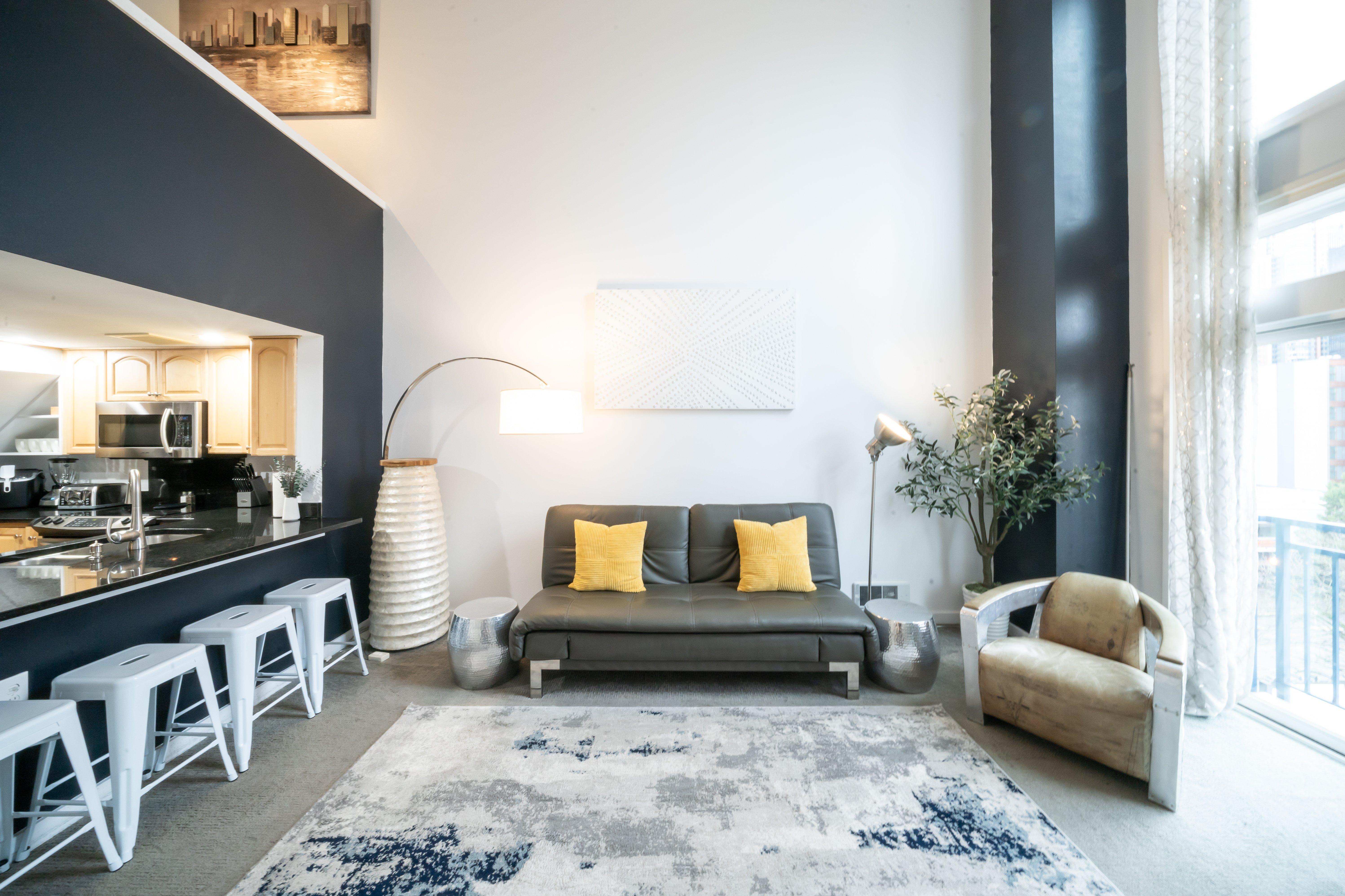 Downtown City Modern Penthouse 2 Story Suite 2