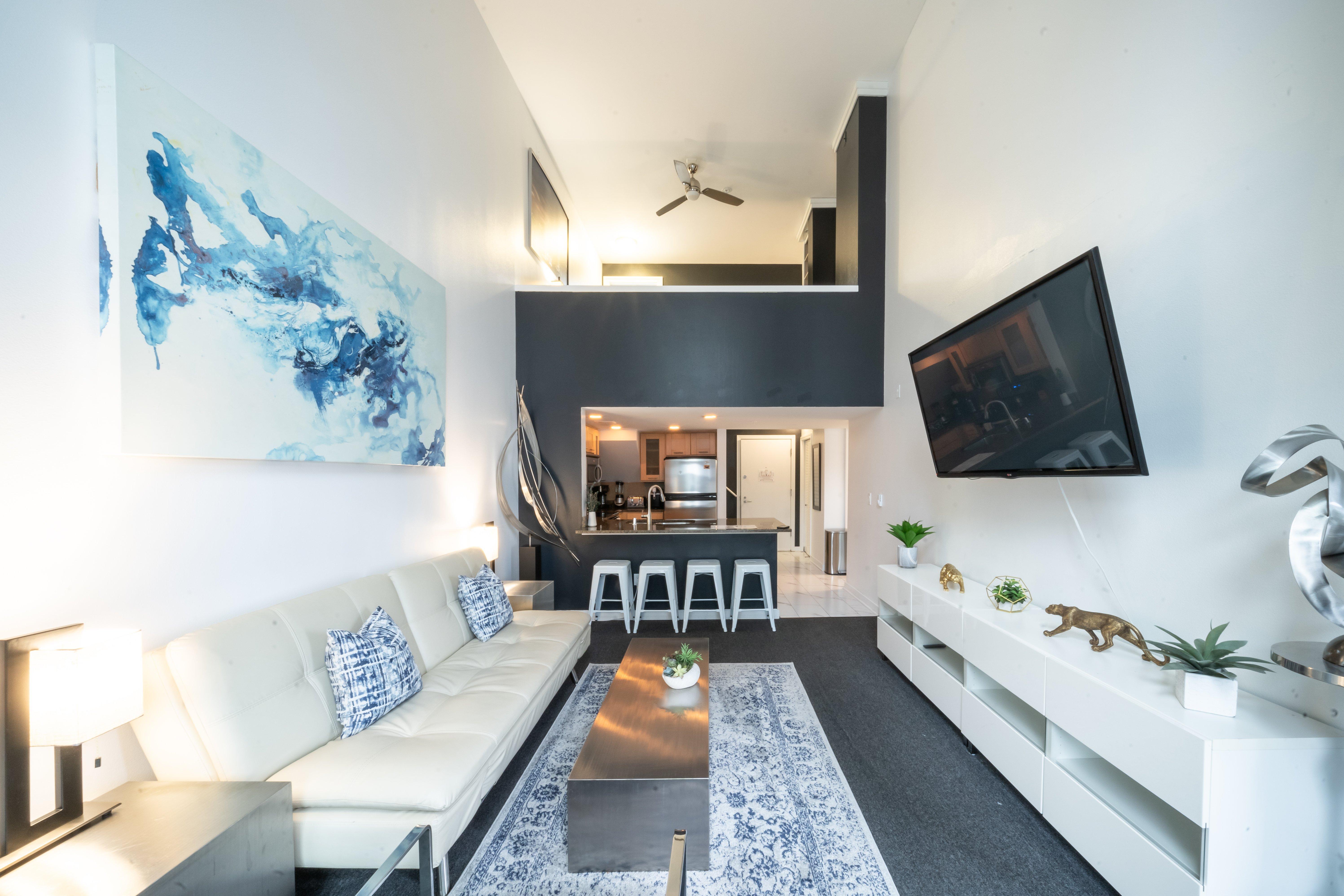 Seattle Penthouse 744