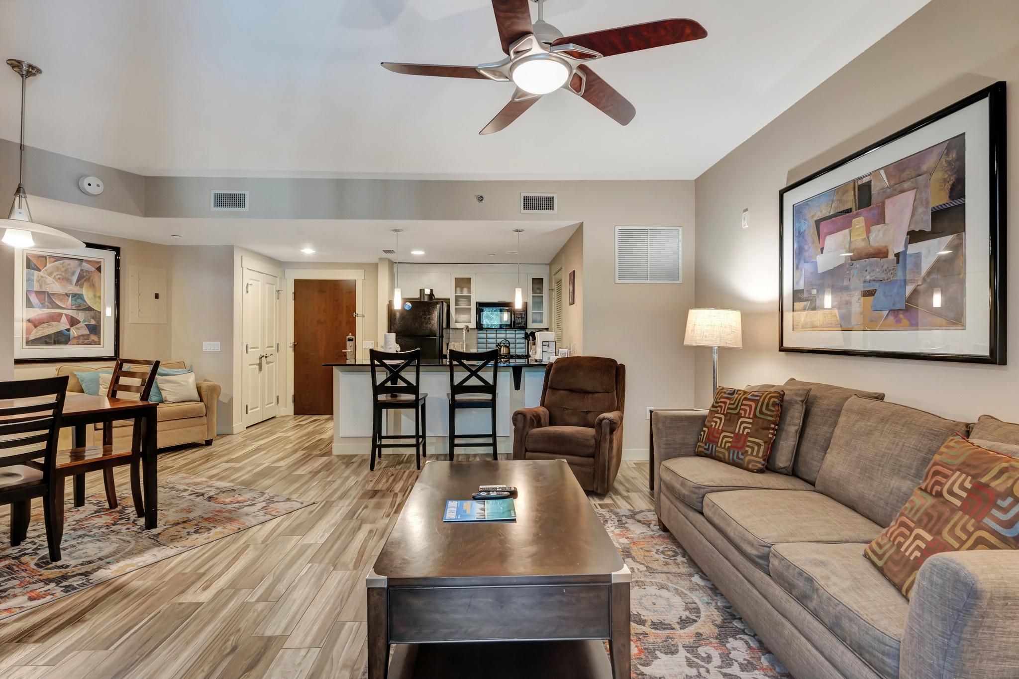 Spacious 2nd Floor 1-Bedroom Condo: King Bed, Kitchenette at Sandestin Golf and Beach Resort!