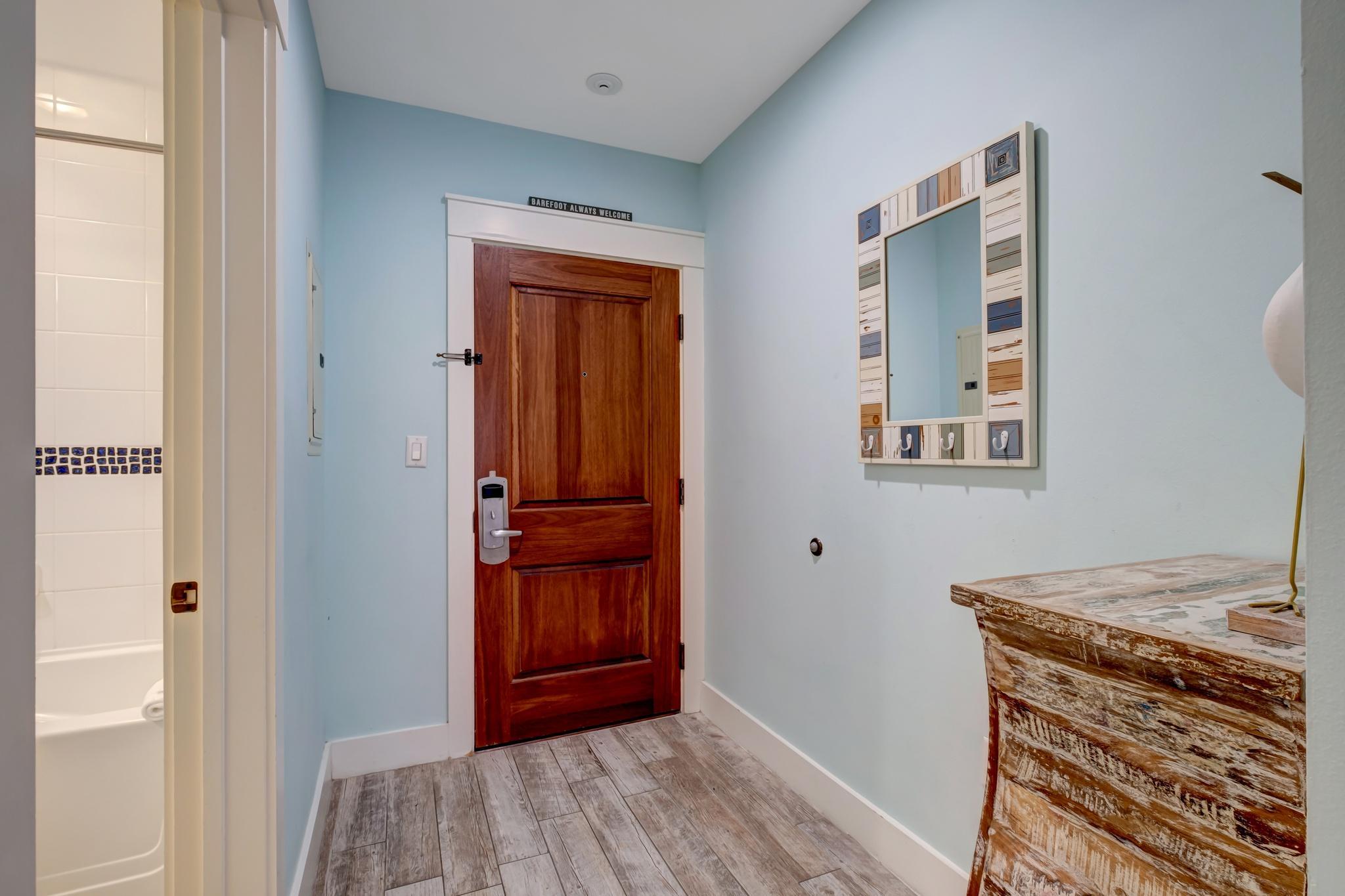 Market Street Studio Retreat: Queen Bed, Sleeper Sofa, and Kitchenette at Sandestin Golf and Beach Resort! 3