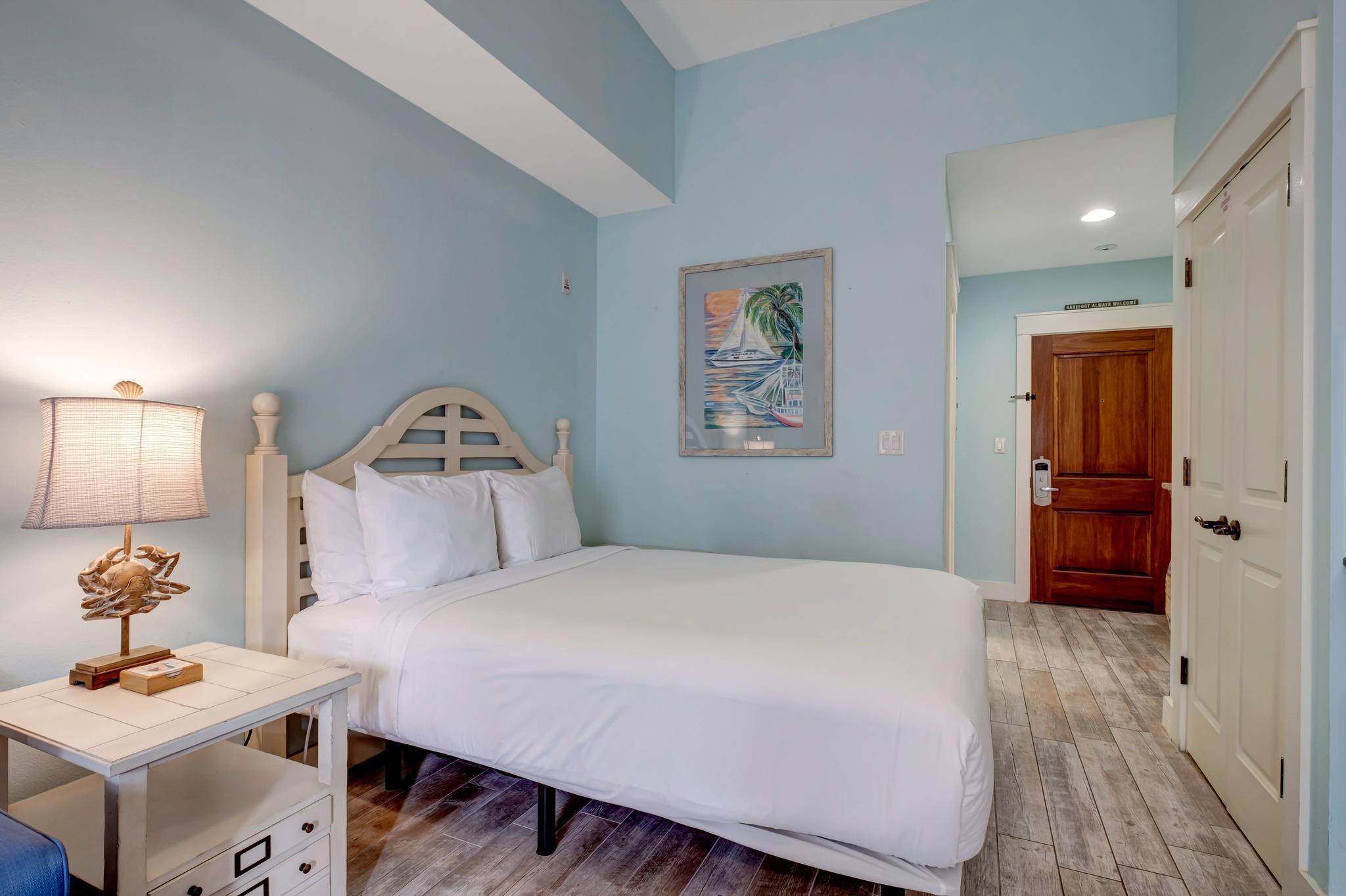 Market Street Studio Retreat: Queen Bed, Sleeper Sofa, and Kitchenette at Sandestin Golf and Beach Resort! 5
