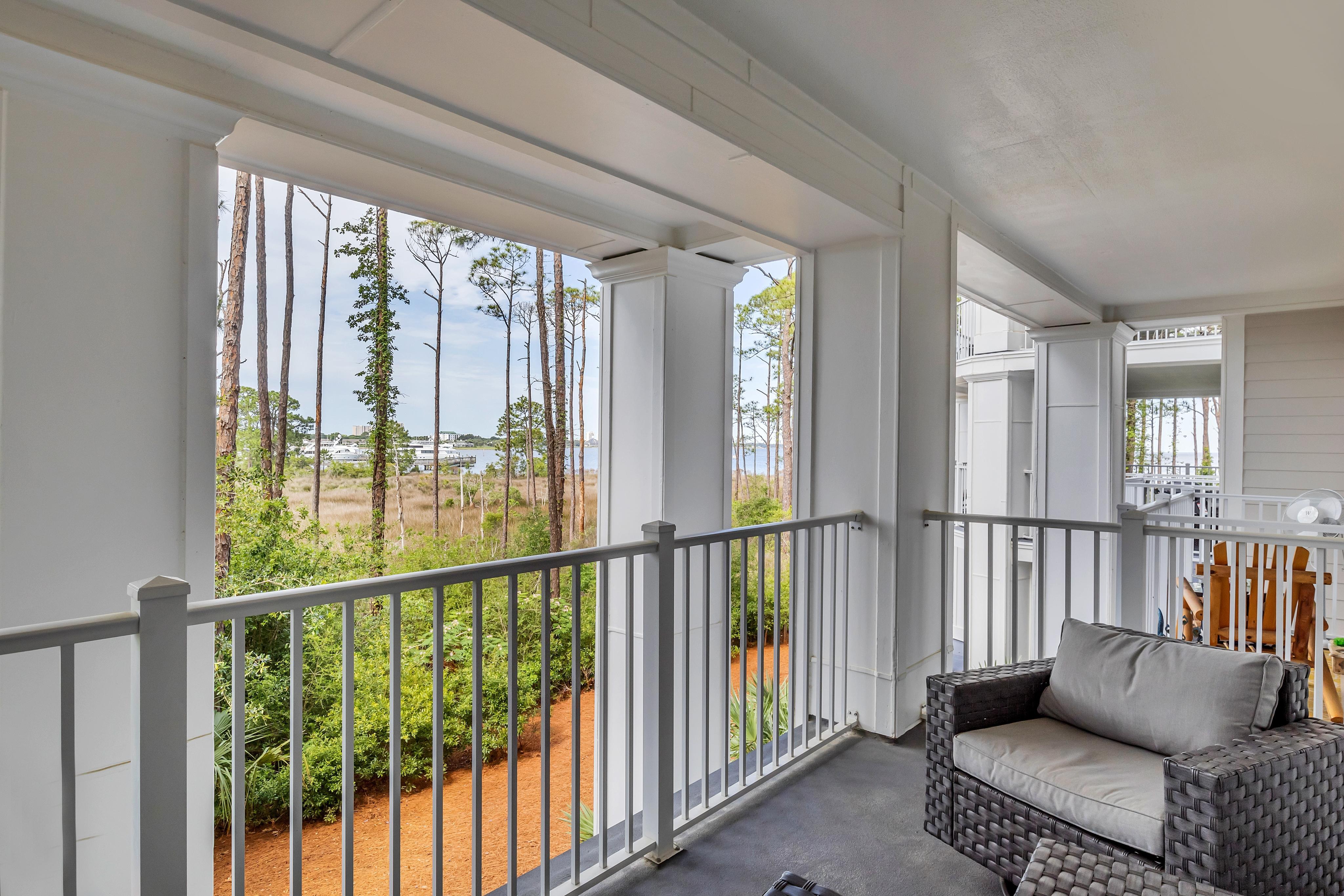 Serene Bayfront Escape: 1st Floor Two-Bedroom Retreat with King Beds & Scenic Views at Sandestin Golf and Beach Resort!