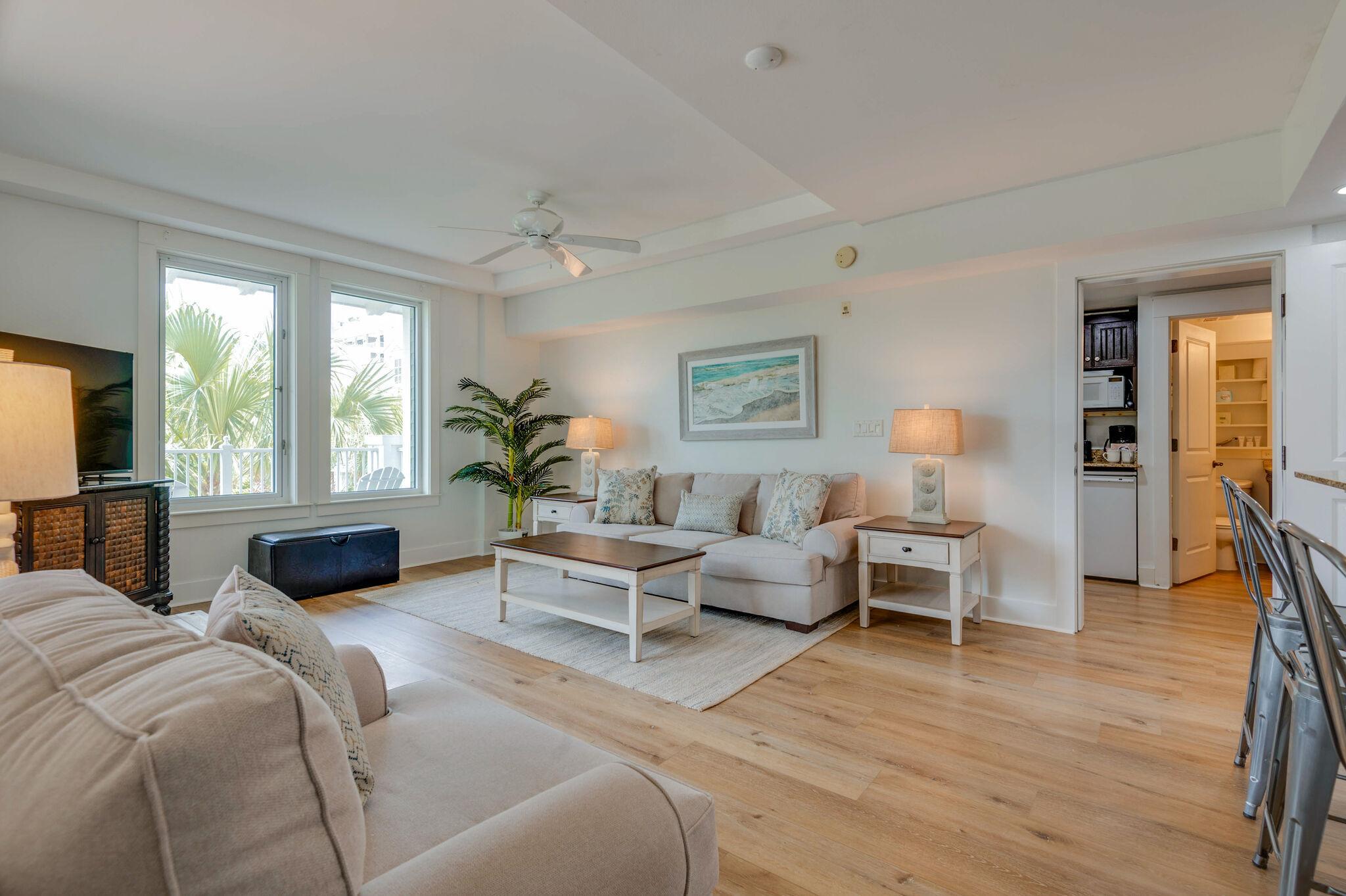 2BD/2BA Suite perfect for a friend or family getaway! Near Village of Baytowne Wharf 2