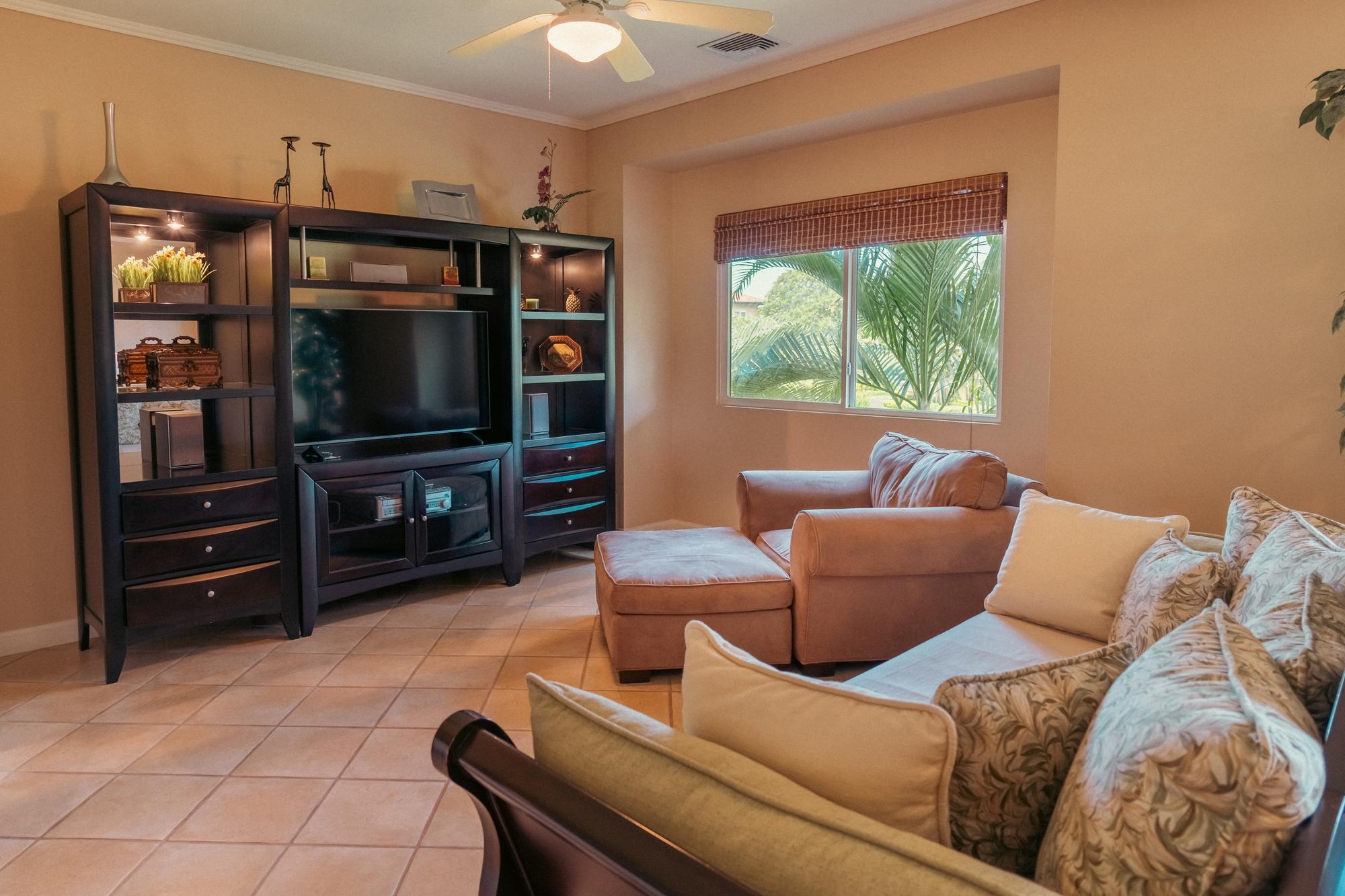 CR Luxury Del Mar 5H 2 Bdrm