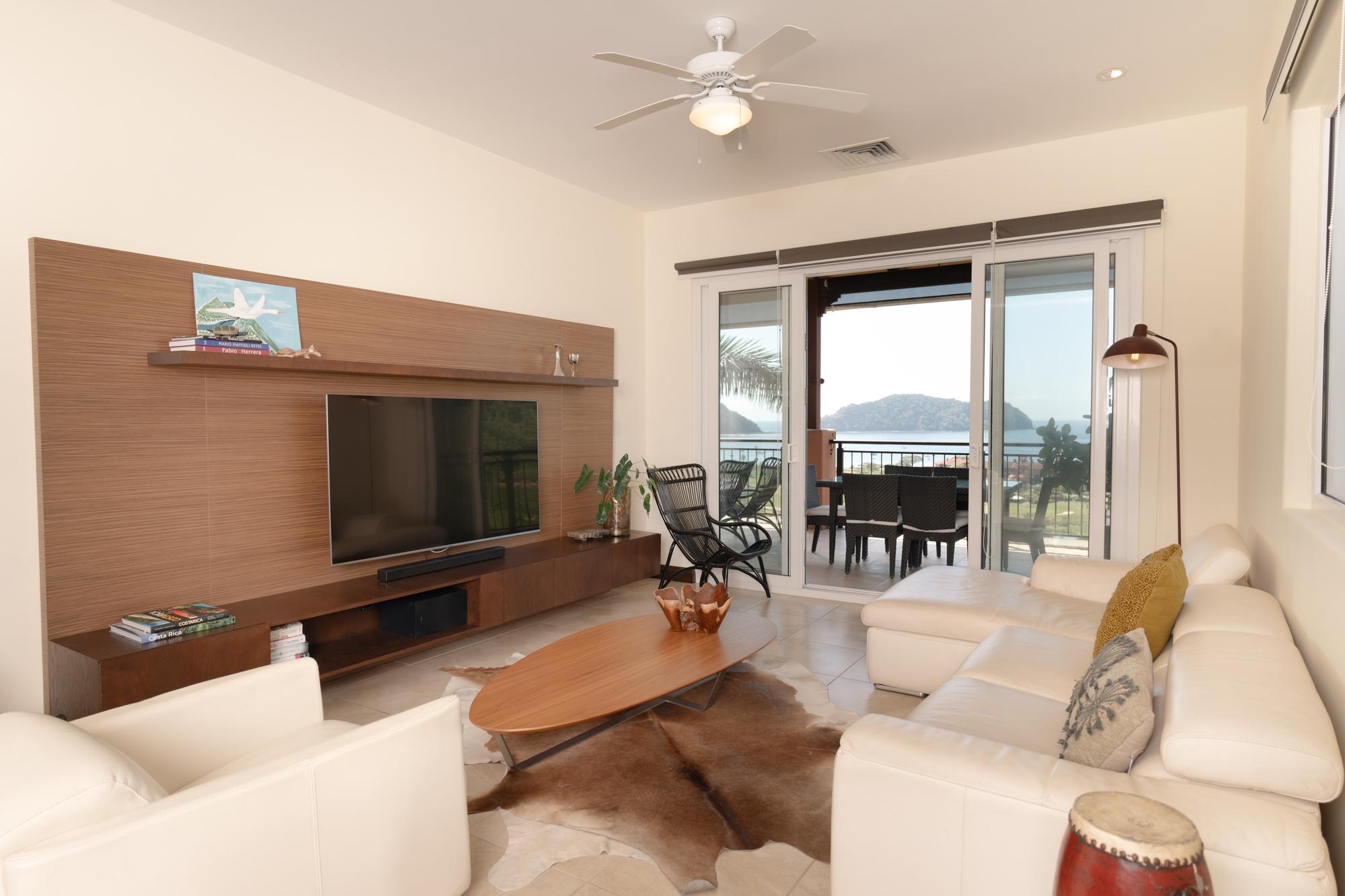 CR Luxury Altavista 2B 3 Bdrm 2