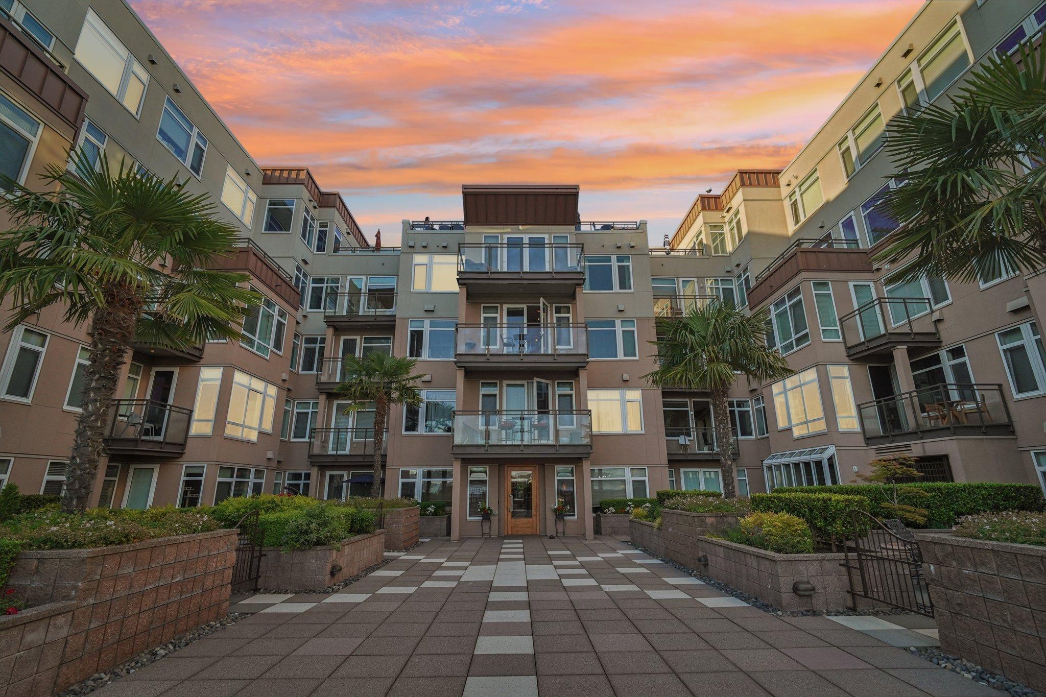 Alaskan Way unit 127