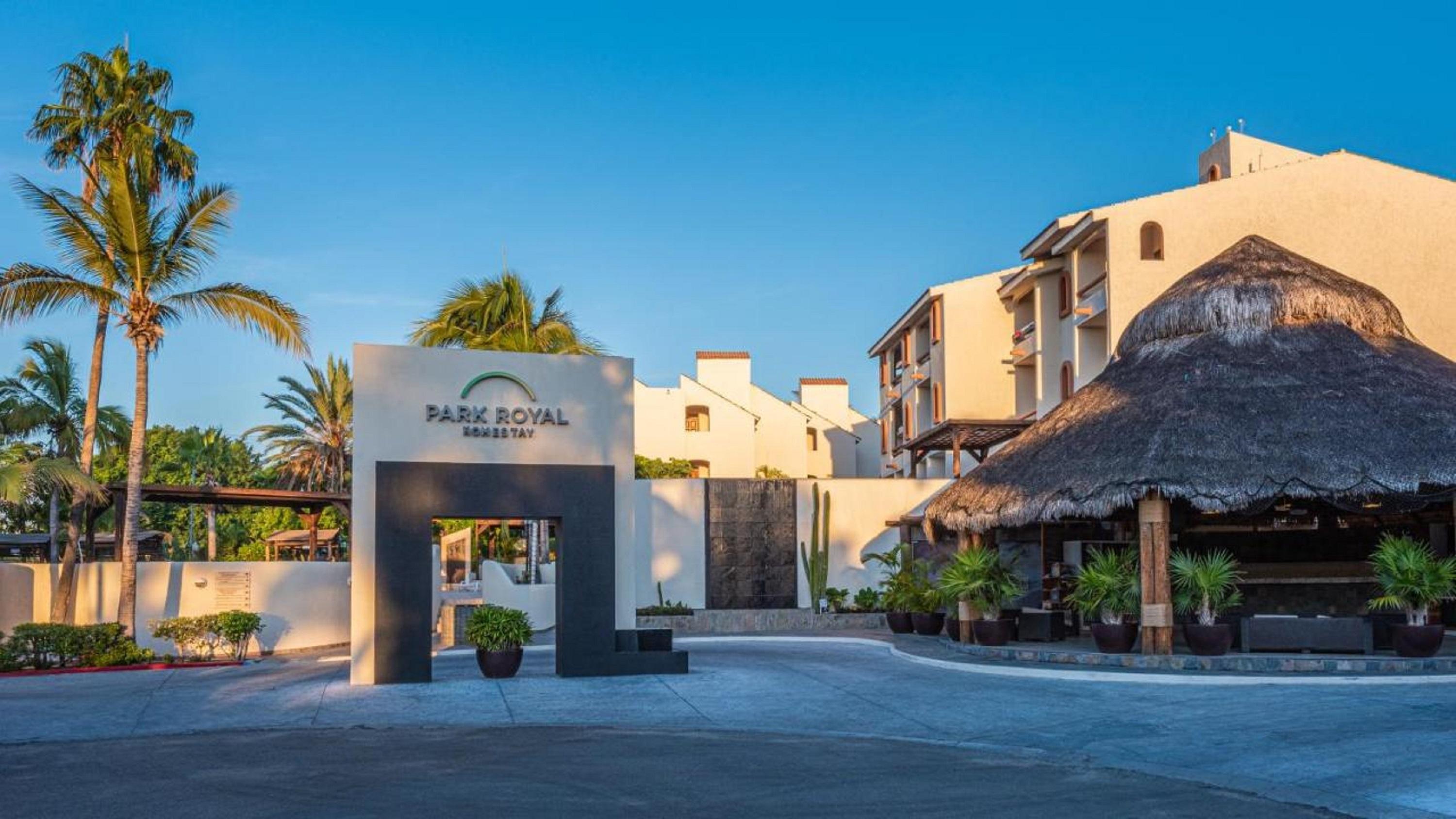 Stylish 1BR Condo with Outdoor Pool