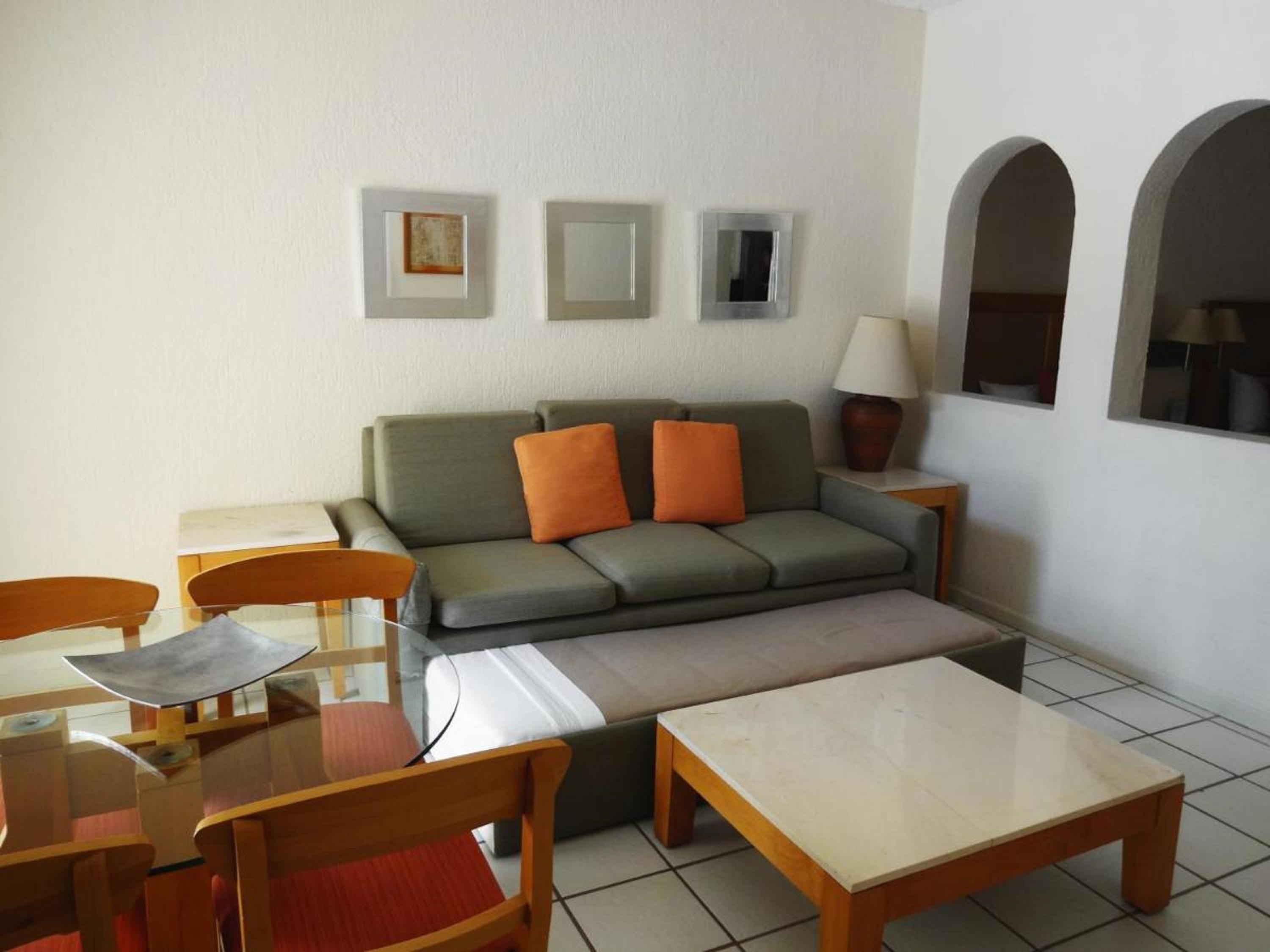 Stylish 1BR Condo with Outdoor Pool 5