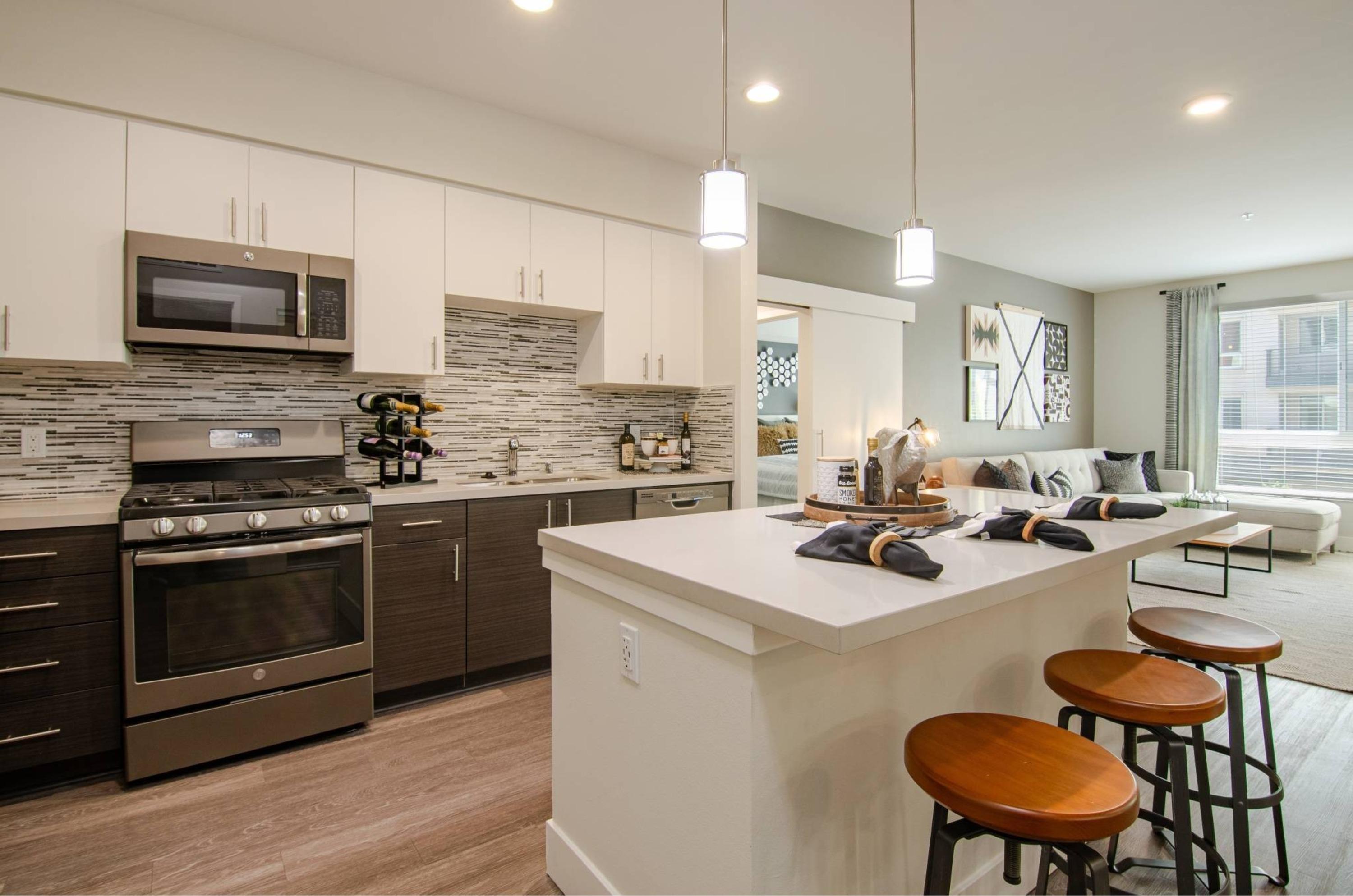 One-Bedroom Retreat with Fitness & Lounge Perks 3