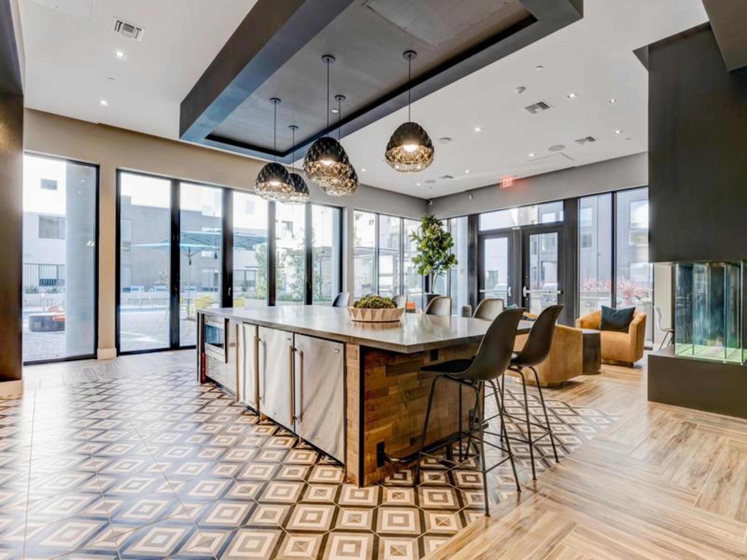 1BR Condo Paradise with High-End Amenities