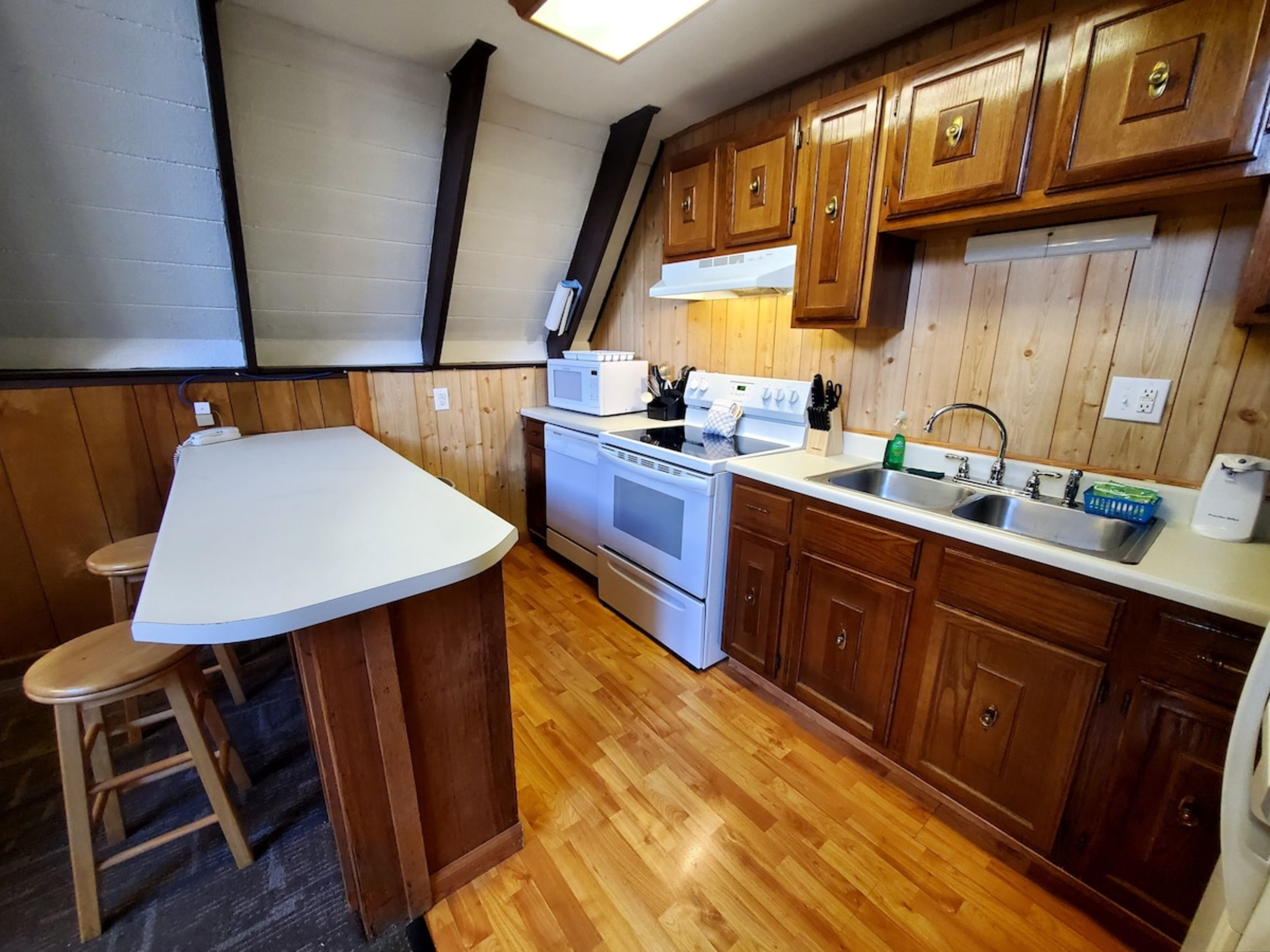 Mountain Getaway: 3-Bedroom Hidden Creek Chalet 5