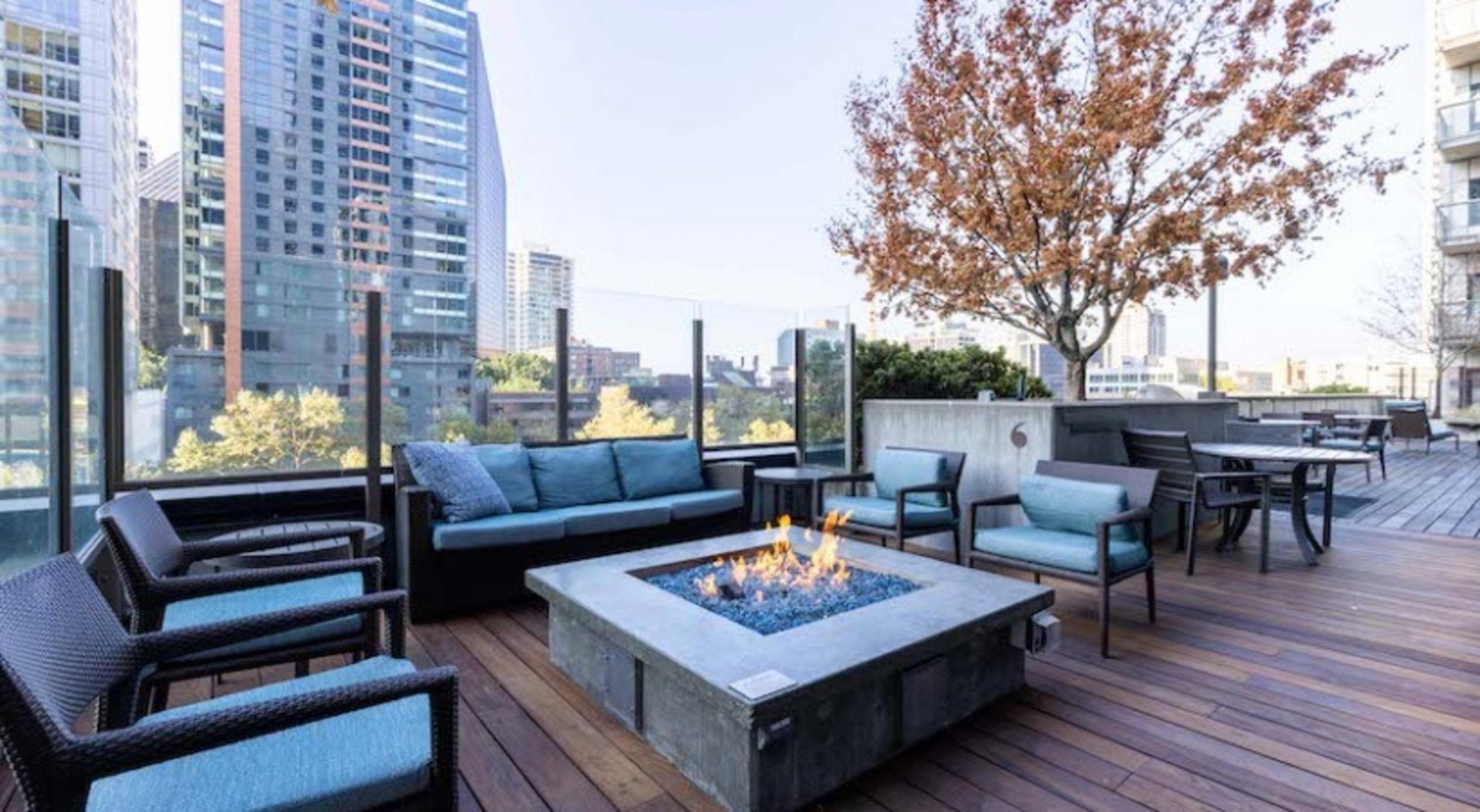 Serenity in the City: 1BR Condo at Via 6