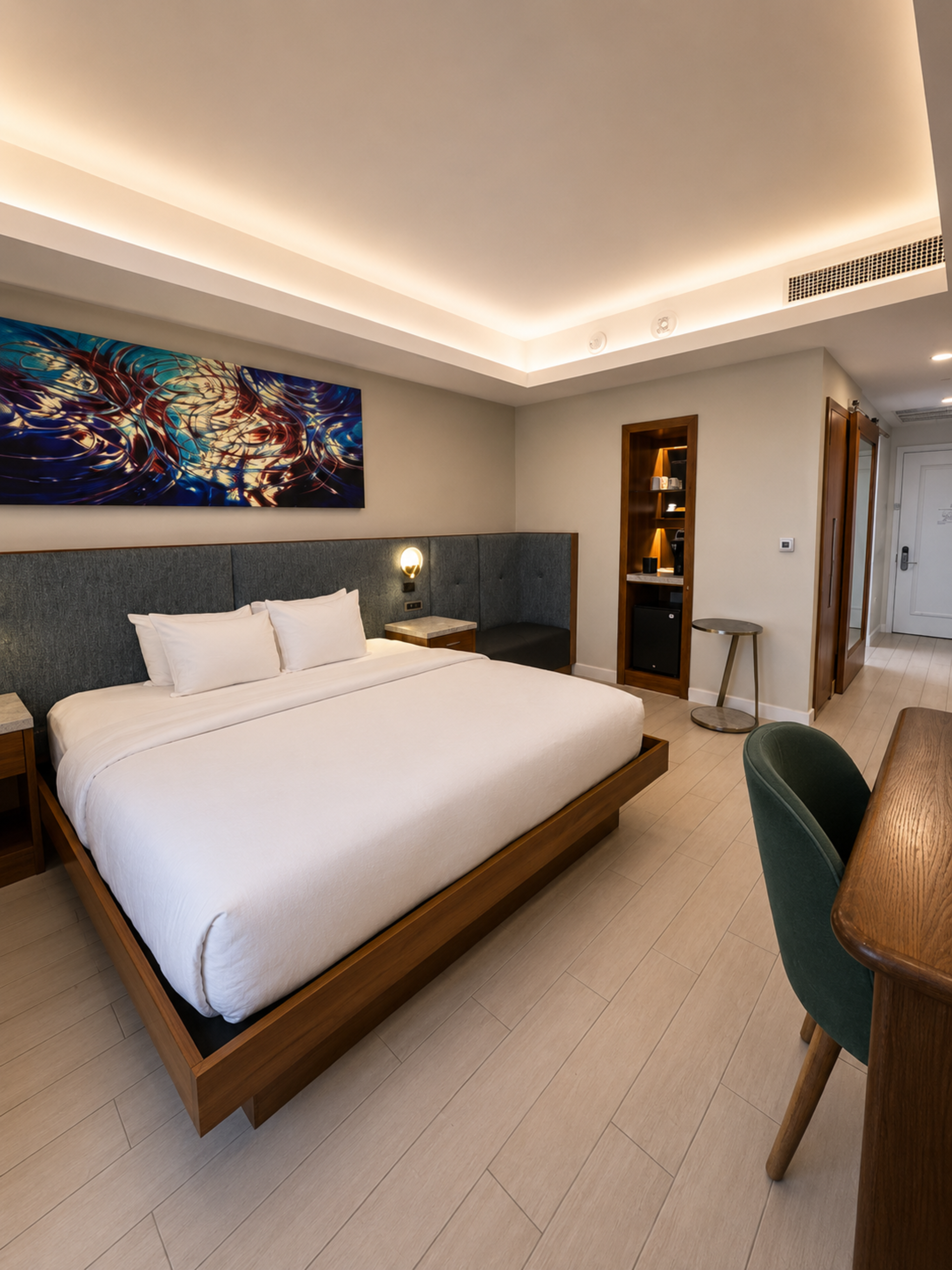Circ Hotel • King Room • Balcony & Pool Access