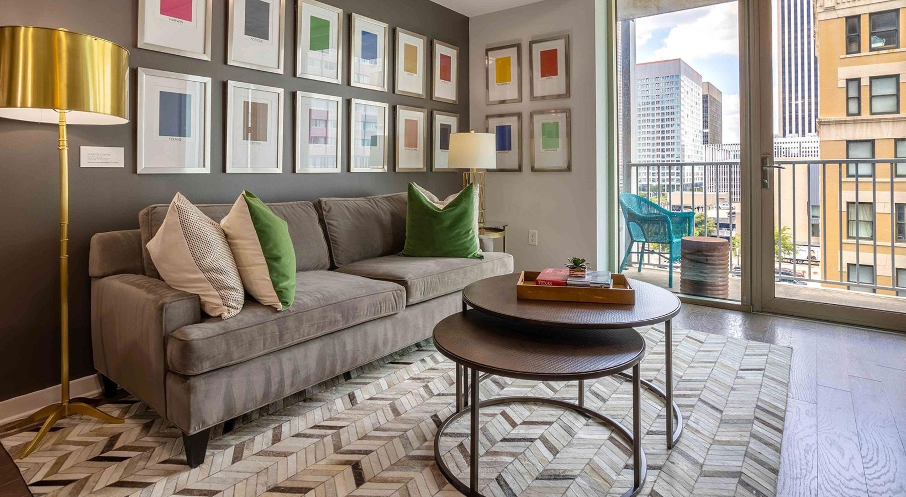SoDo on Main Elegant 2BR Condo –Your Poolside Retreat