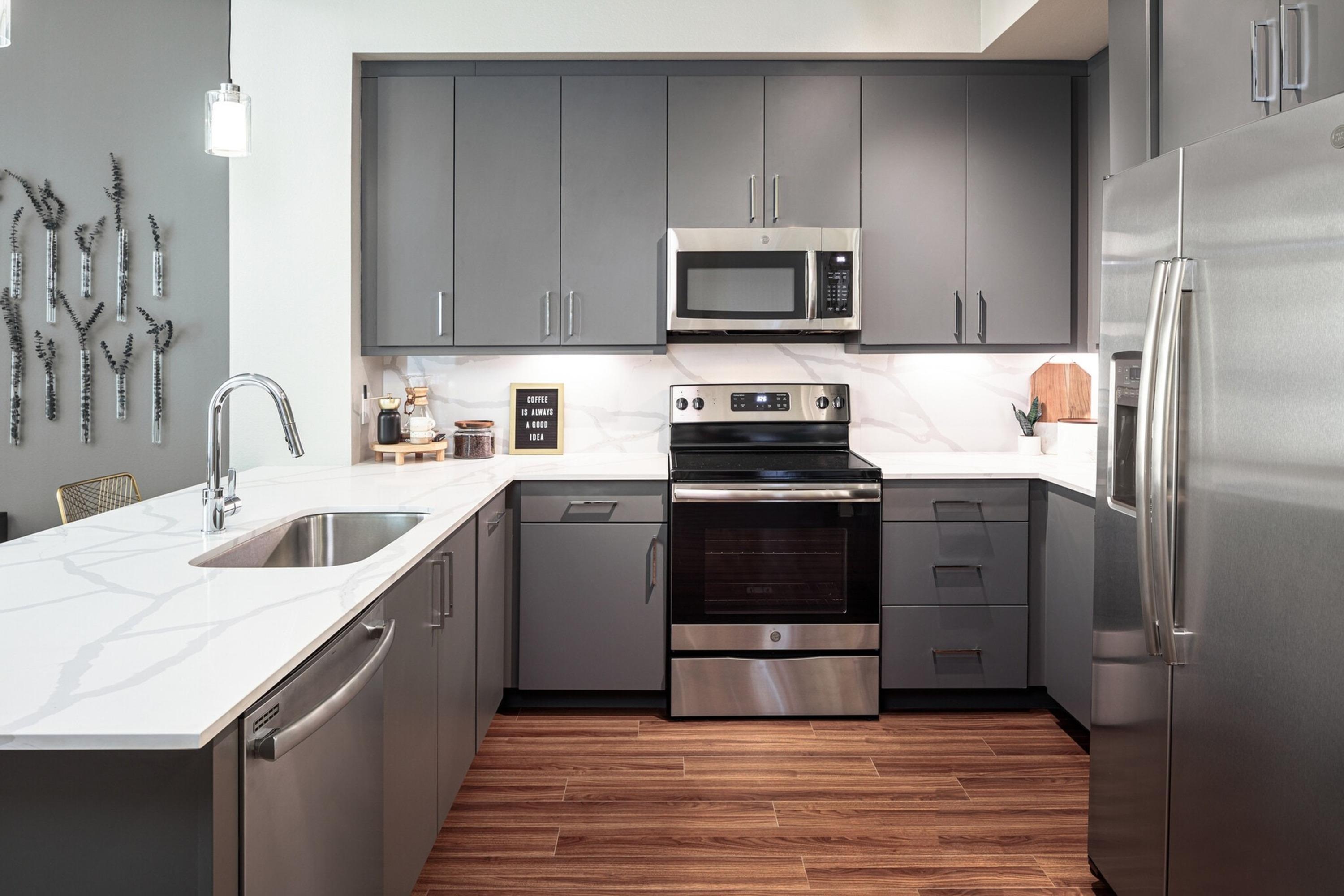 Stylish 2BR Condo at AMLI Addison w Pool 3