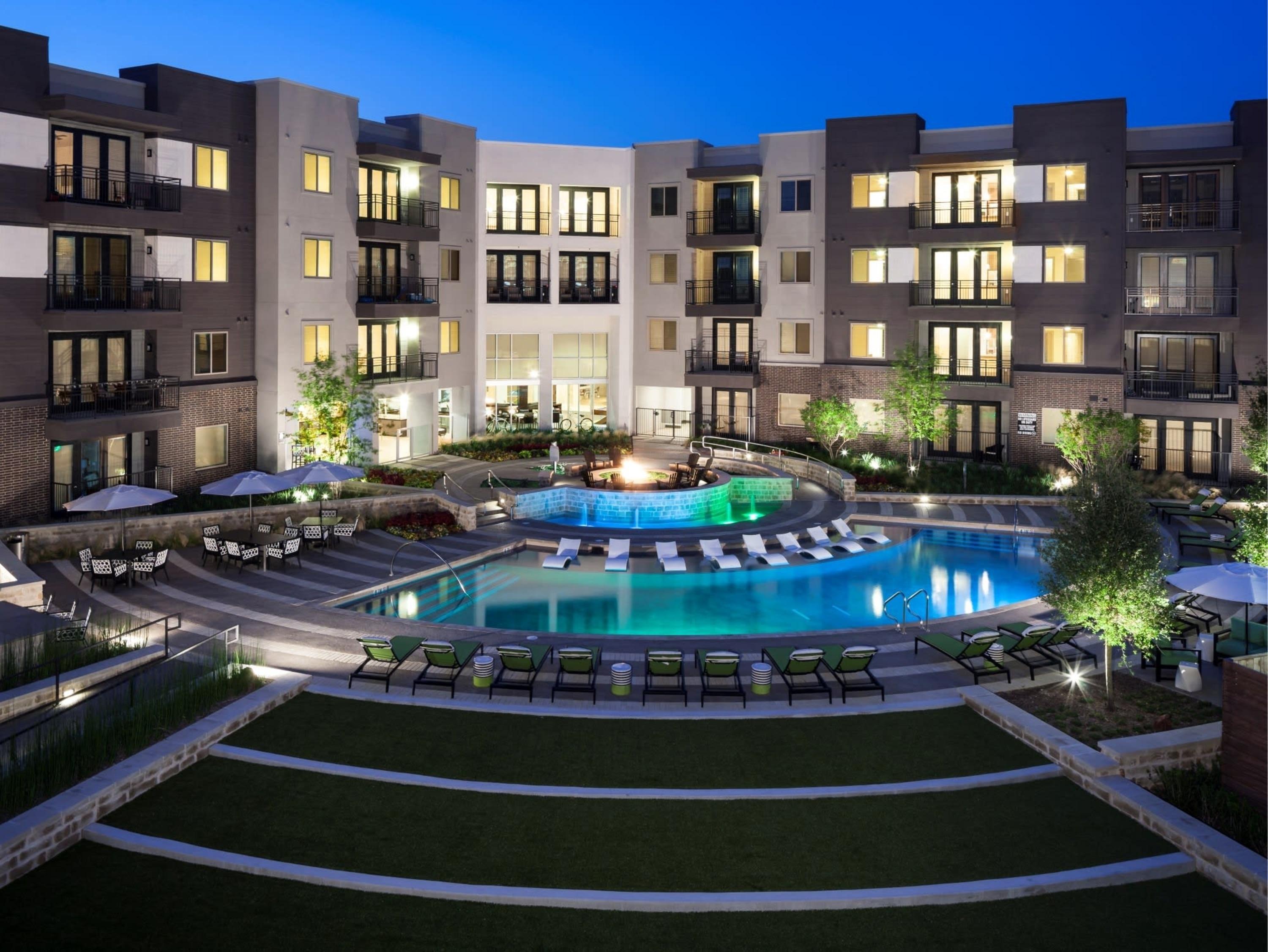 Upscale 1BR Condo at Centric One90 w Pool 5