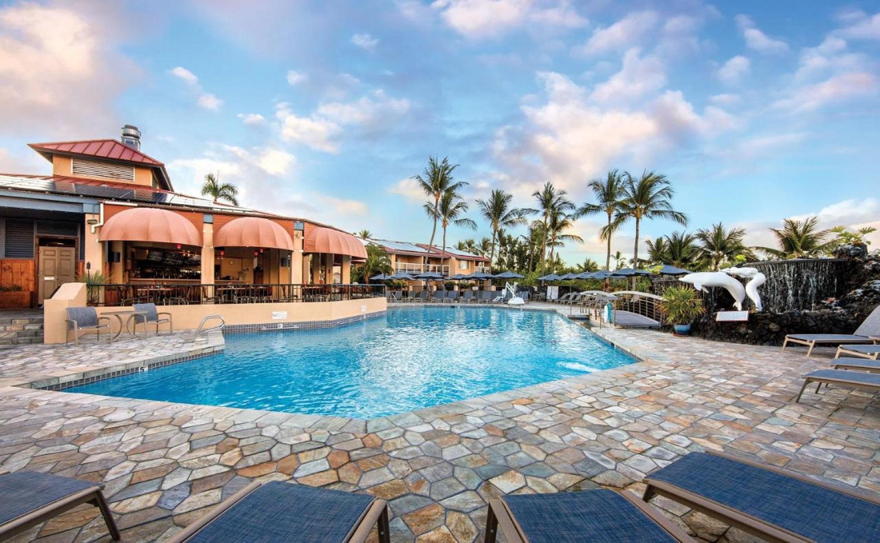 Magnificent 3BR Condo w Swimming Pool and Spa