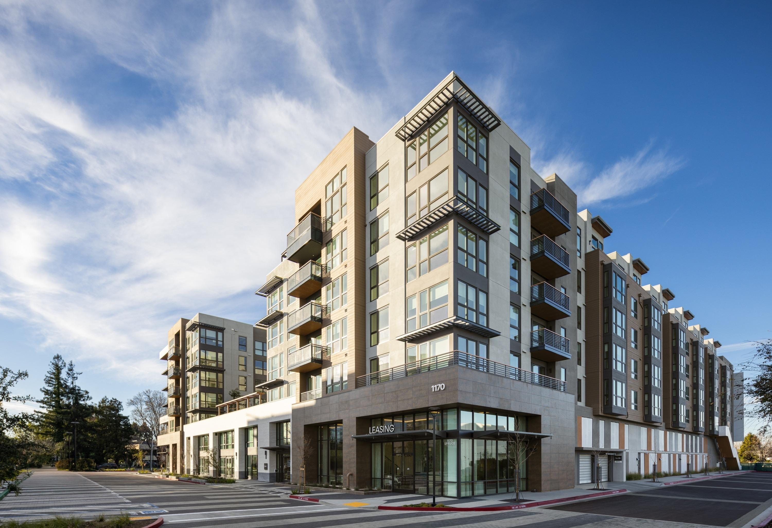 Relaxing 1BR Avelle Condo – Family Friendly, Pool & Hot Tub