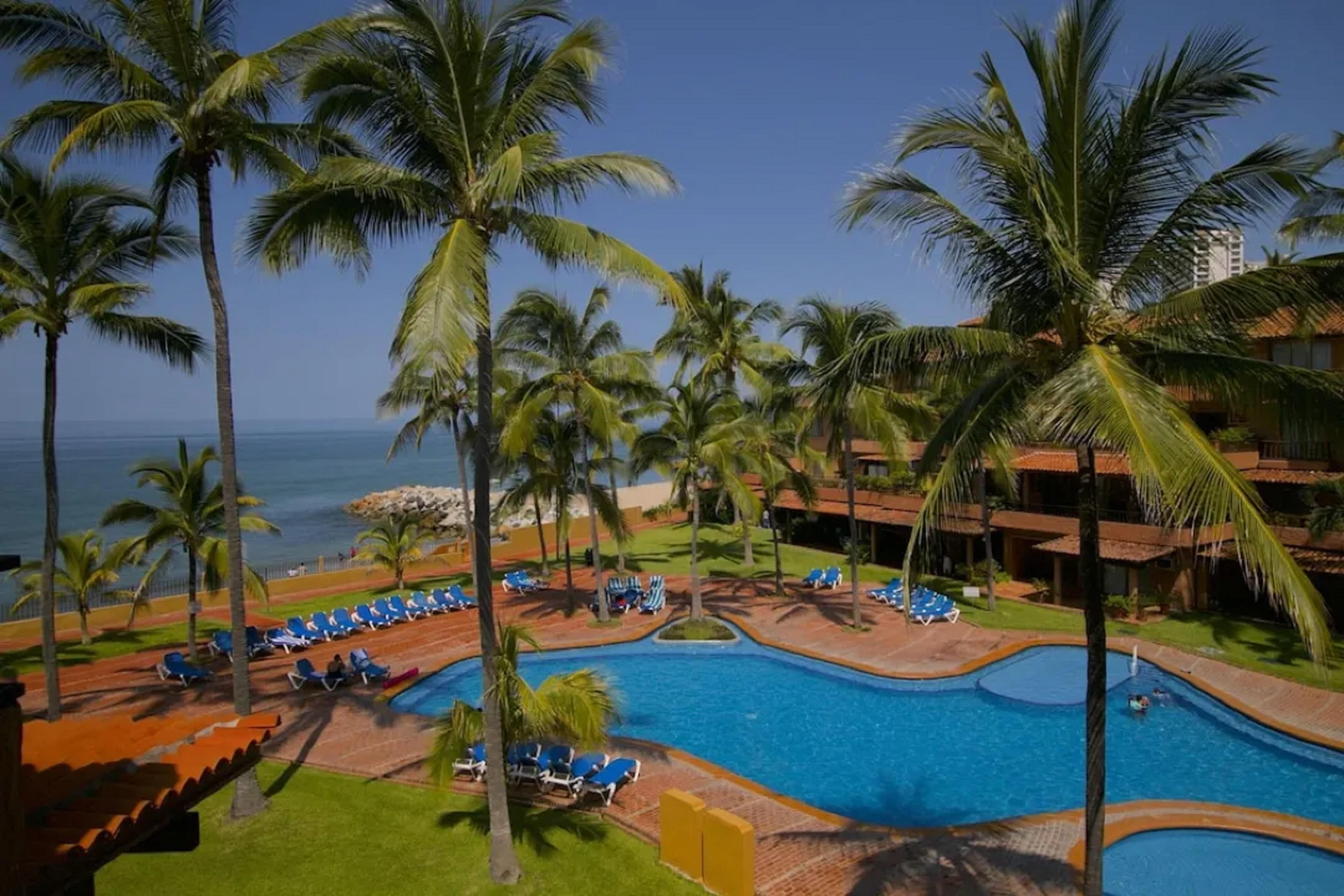 Spacious 2BR Condo with Private Balcony, Pool & Ocean Views 3