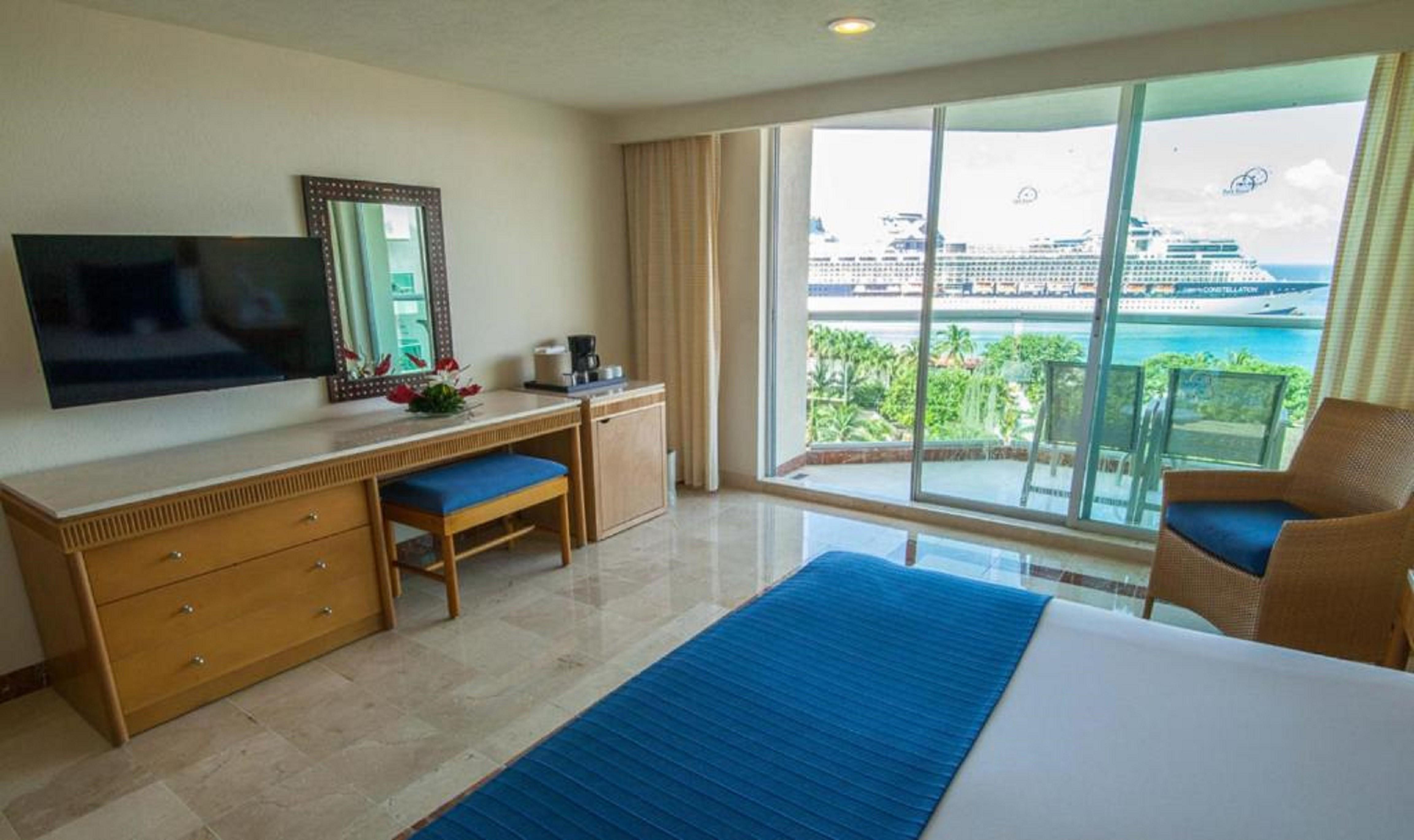 Cozumel Original Room with 2 DBL Beds & Fitness Room 5