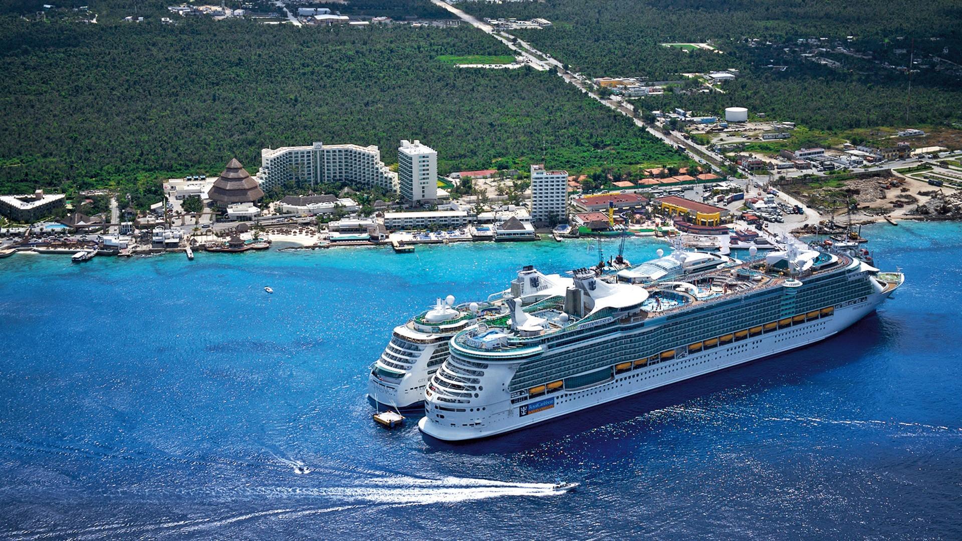 Grand Park Royal Cozumel Upscale Room w 2 DBL Beds & Hot Tub