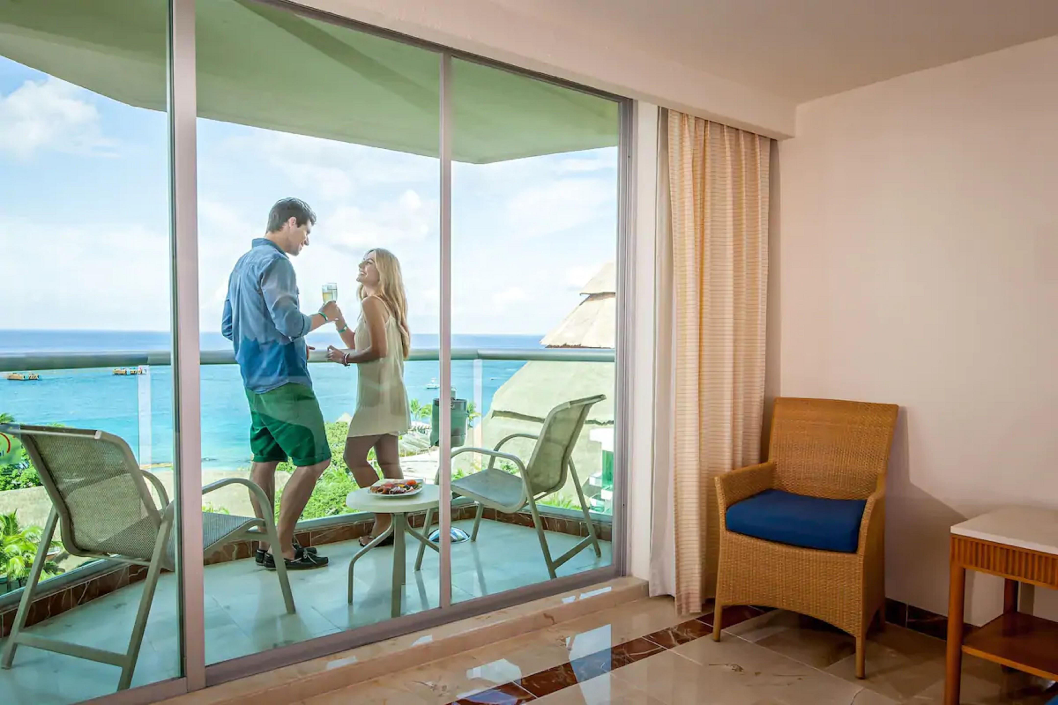 Cozumel Lively Room w 2 DBL Beds & Gym 6