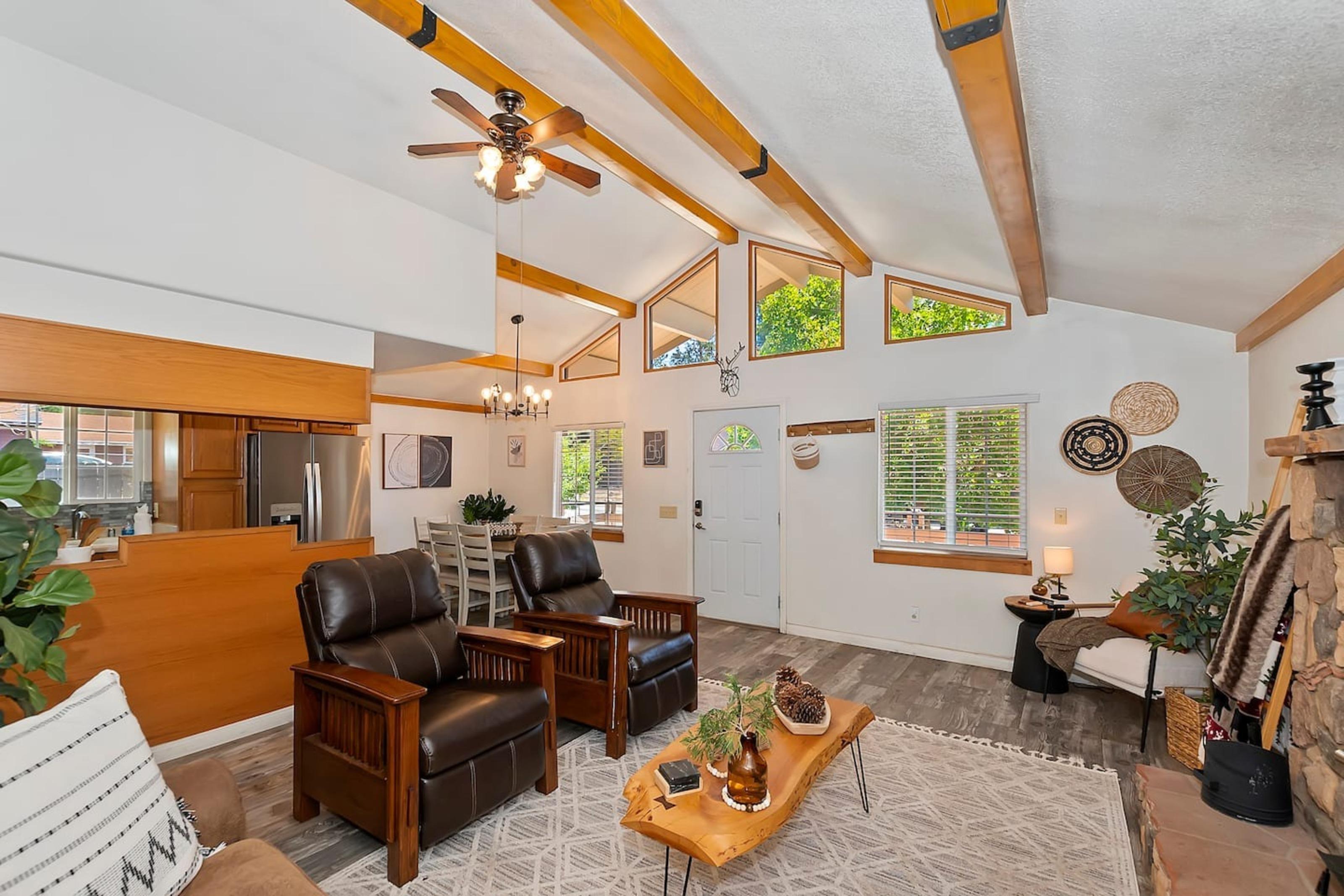 Bear Cub Cottage in Big Bear w/ HotTub & Firepit! 5