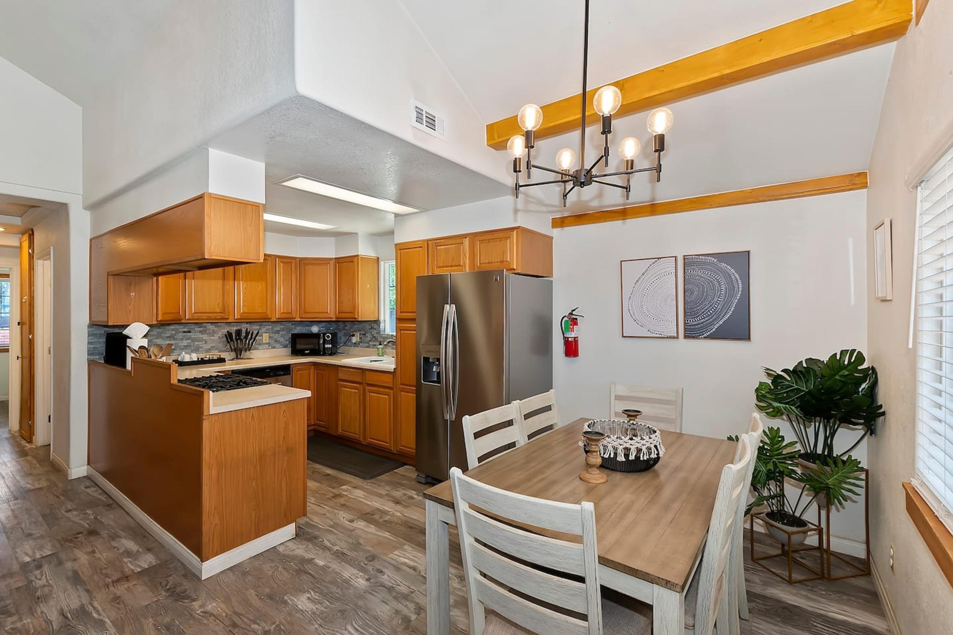 Bear Cub Cottage in Big Bear w/ HotTub & Firepit! 6