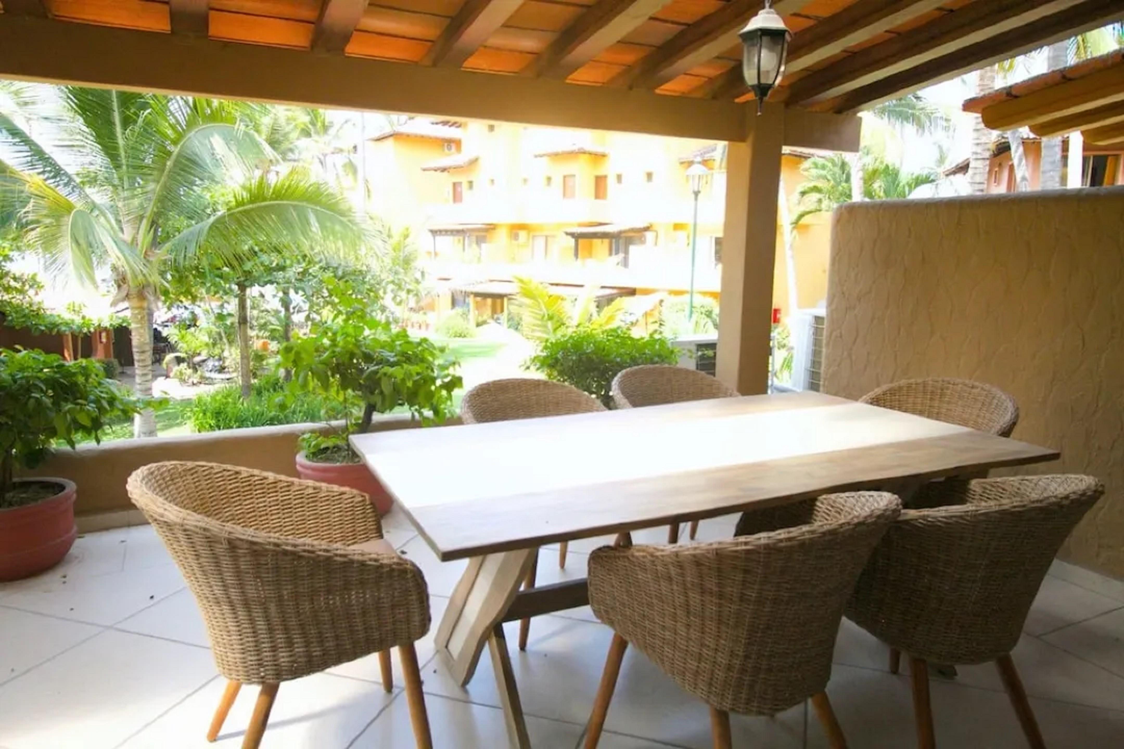 Park Royal Los Tules Cozy 1BR Condo w Balcony for Vacation Spots