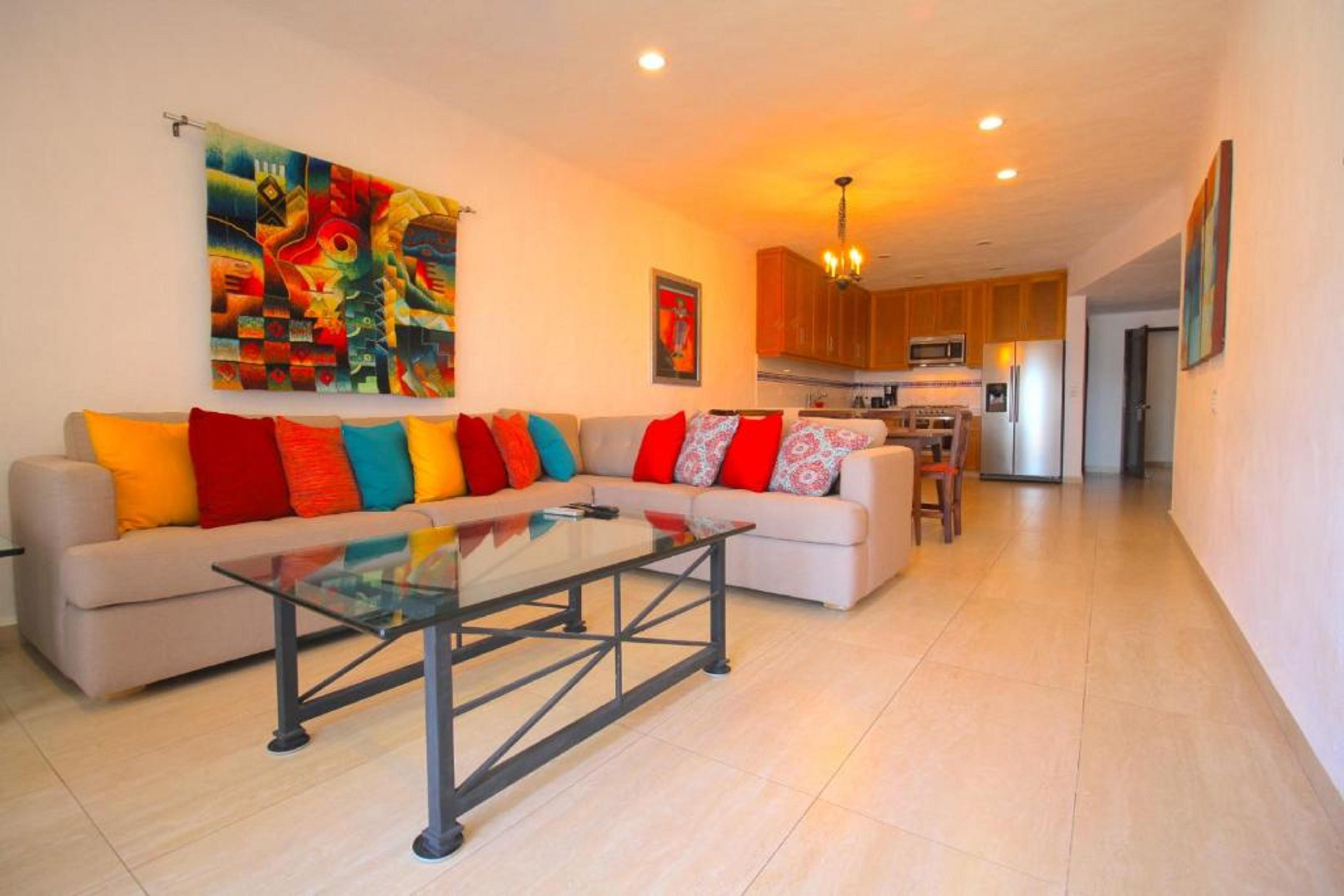 Los Tules Vibrant 1BR Condo with Balcony for Vacation Spots 3