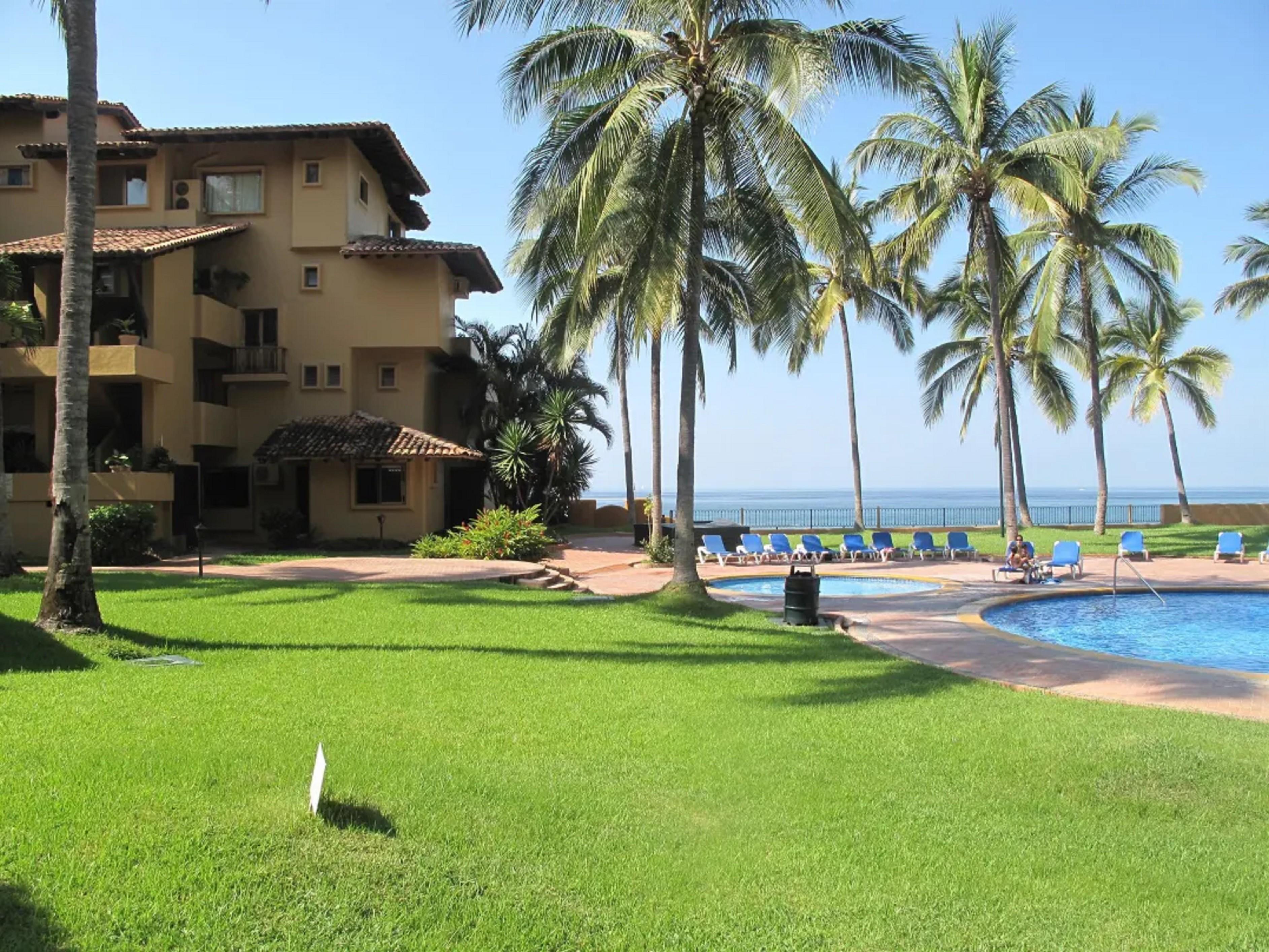 Stunning 1BR Condo with Pool a Short Ride to Villa del Mar Beach