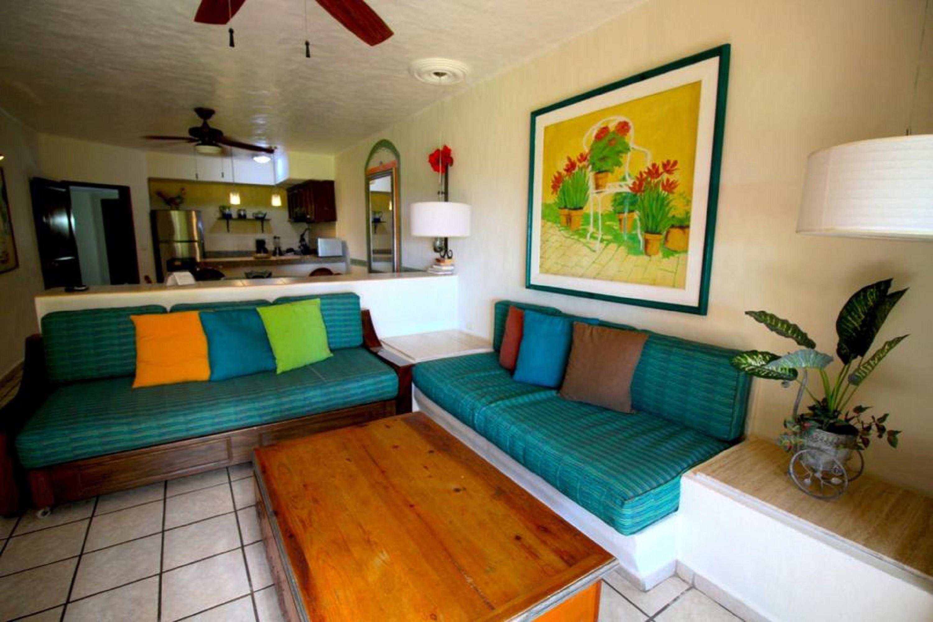 Los Tules Cozy 2BR Condo with Outdoor Swimming Pool