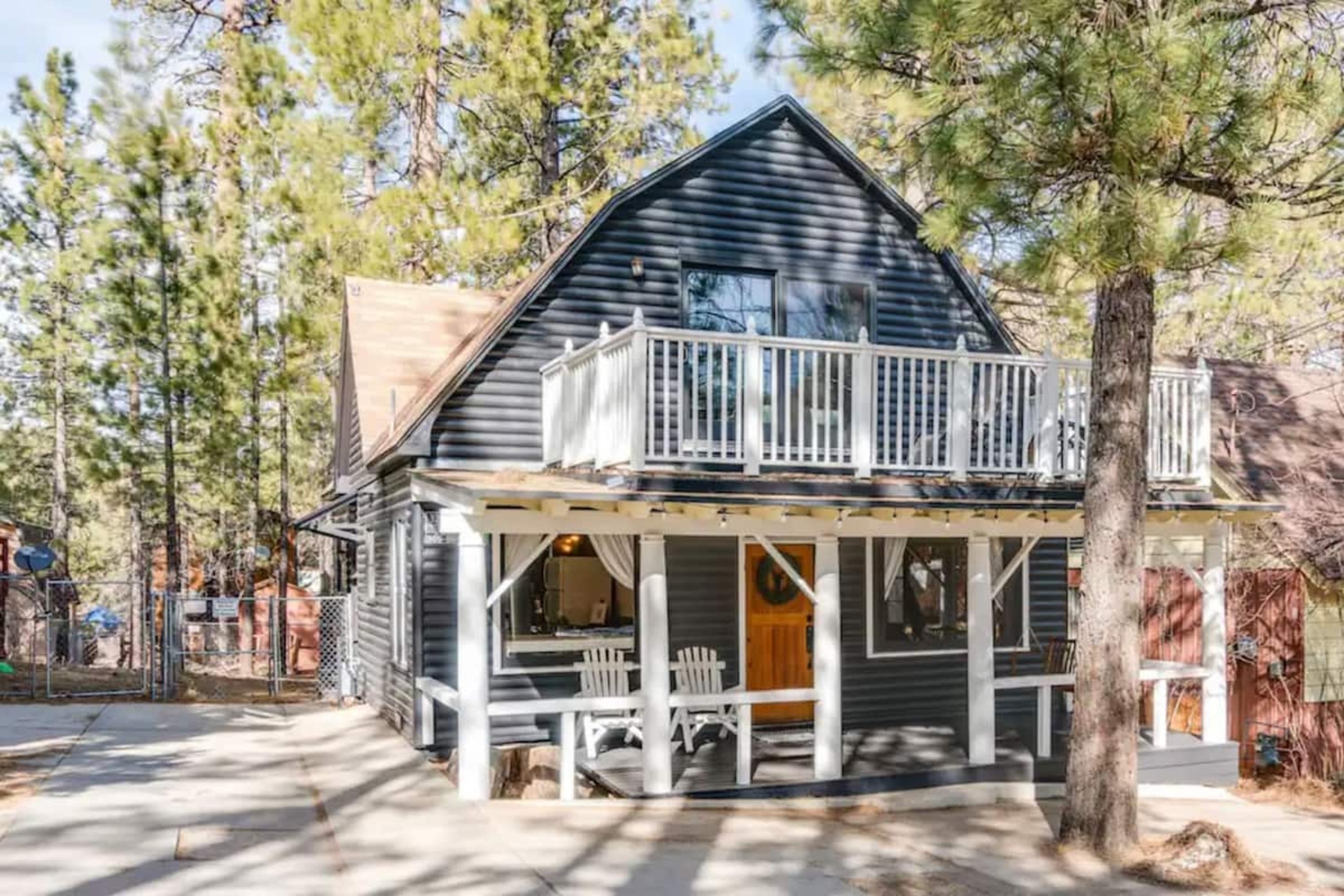 New! Cute w/Spa, Dogs OK-The Wilderness Haven