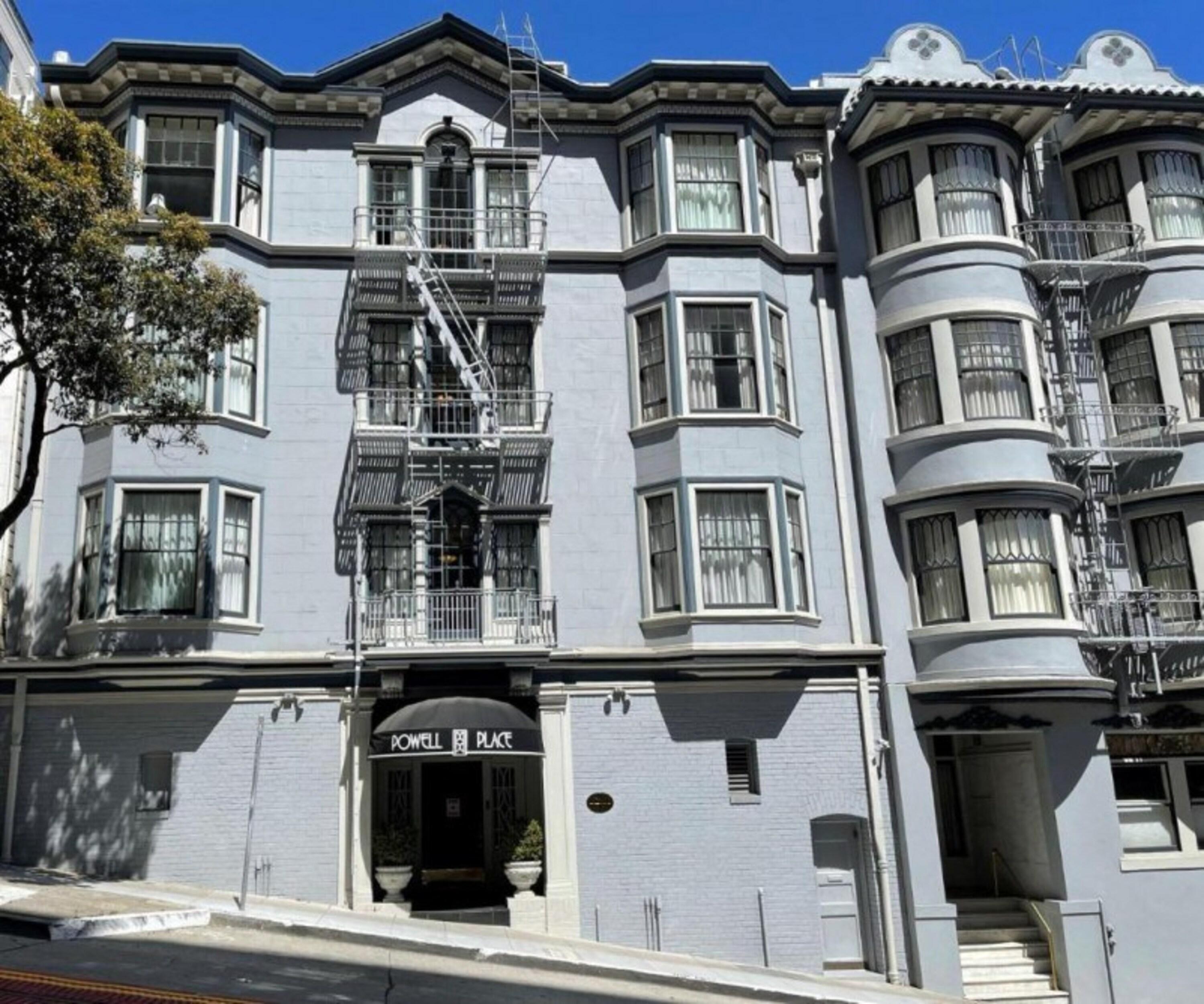 Powell Place 1BR Condo Ideal for Getaway