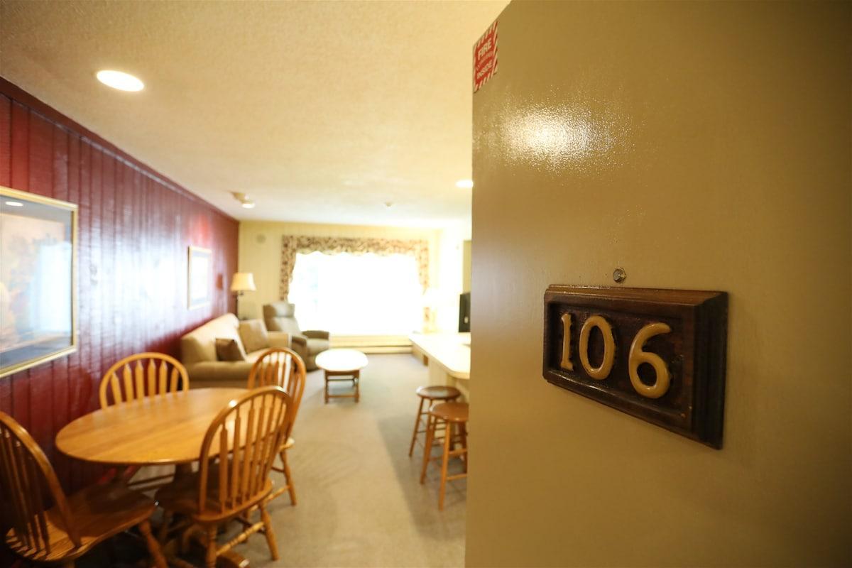 Inns of Waterville Valley 106 One Bedroom Garden Level Unit at Inns of WV