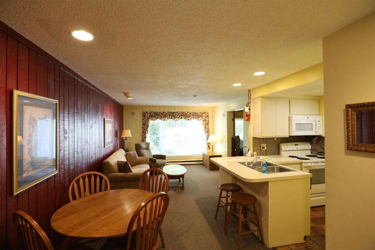 Inns of Waterville Valley 106 One Bedroom Garden Level Unit at Inns of WV 2