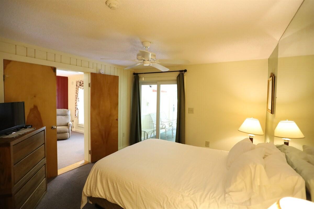 Inns of Waterville Valley 106 One Bedroom Garden Level Unit at Inns of WV 5